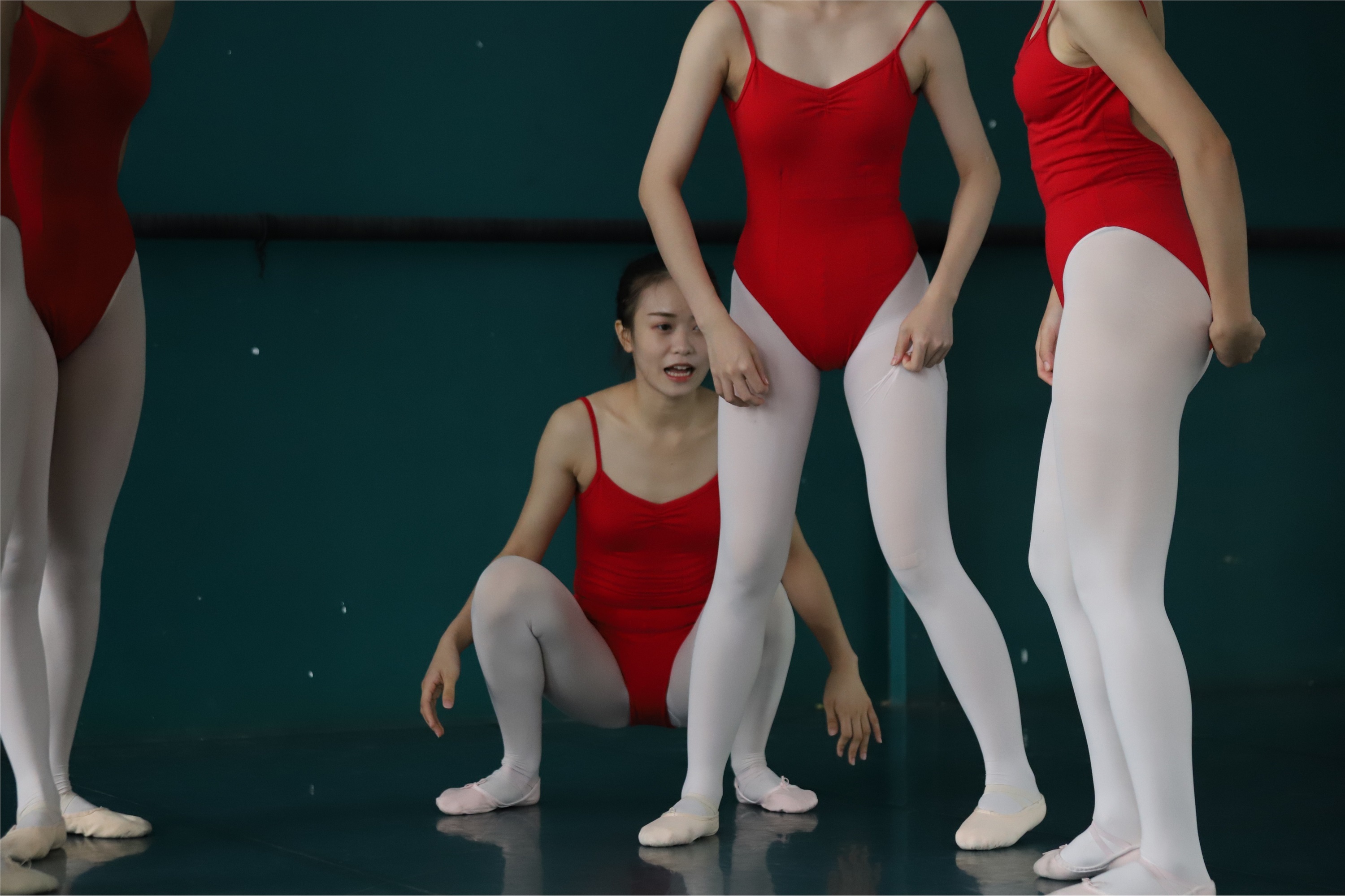 大西瓜美女图片 W020 舞蹈家-红色669p3