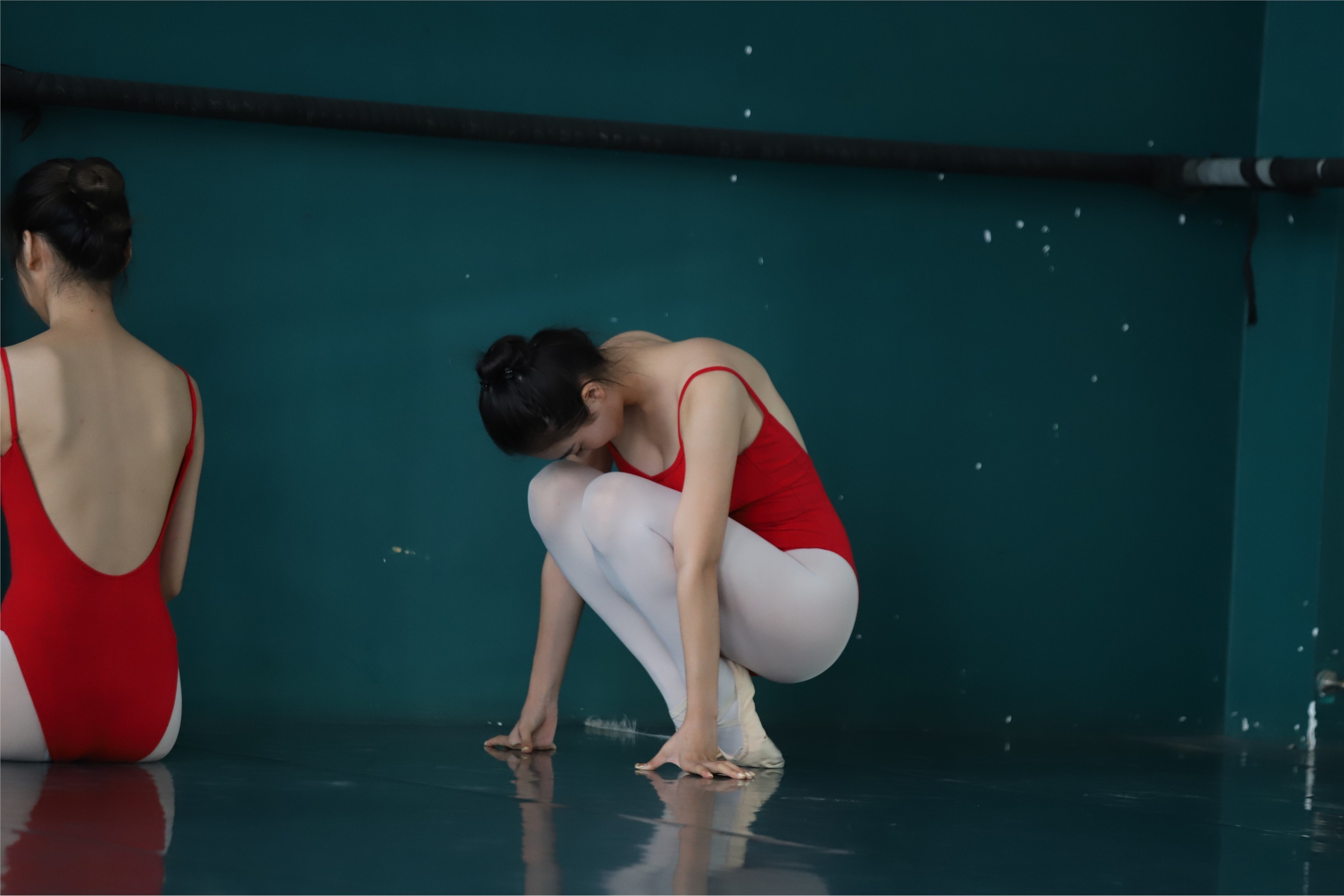 大西瓜美女图片 W020 舞蹈家-红色669p4