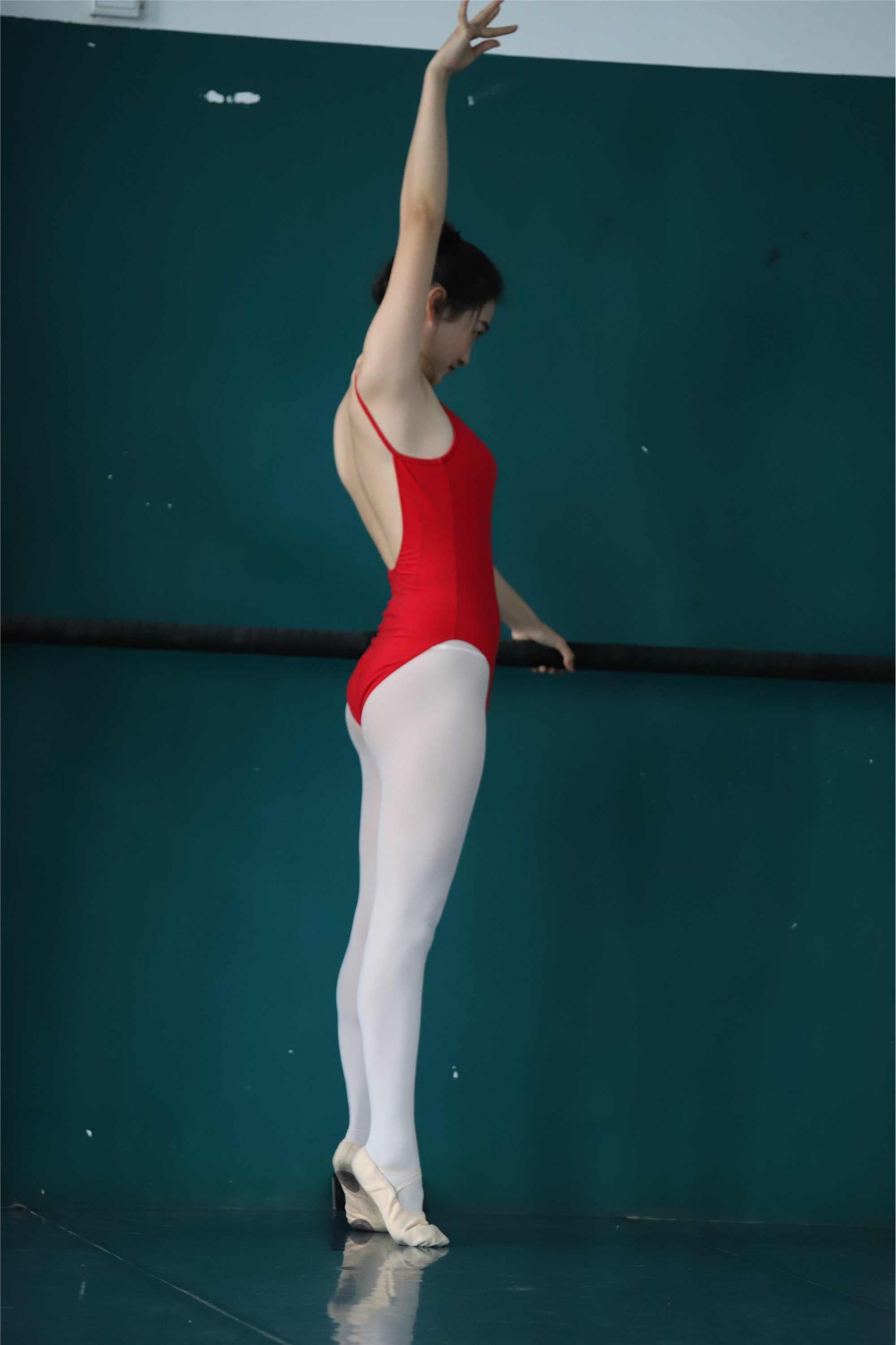 大西瓜美女图片 W020 舞蹈家-红色669p4