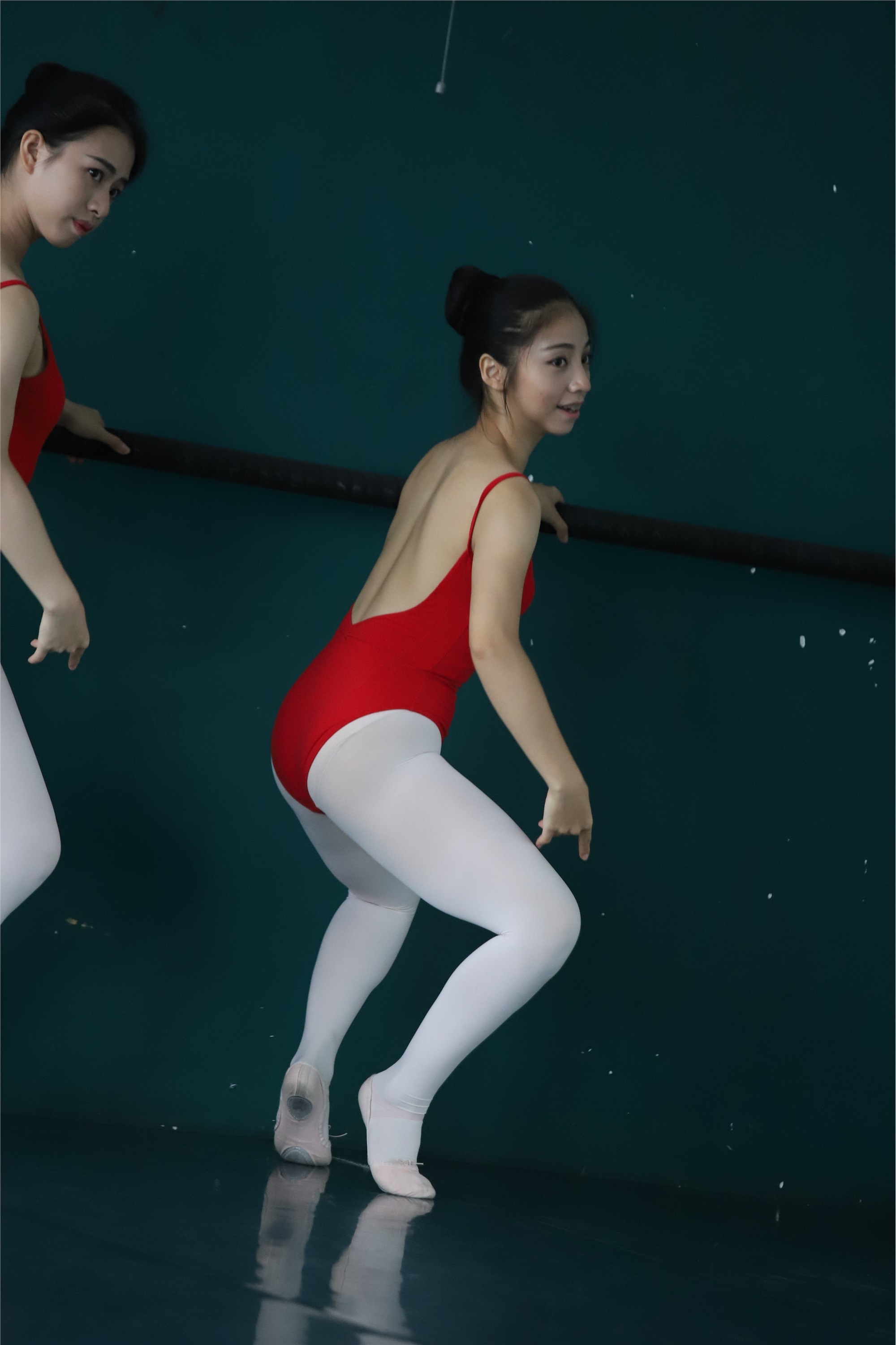 大西瓜美女图片 W020 舞蹈家-红色669p5