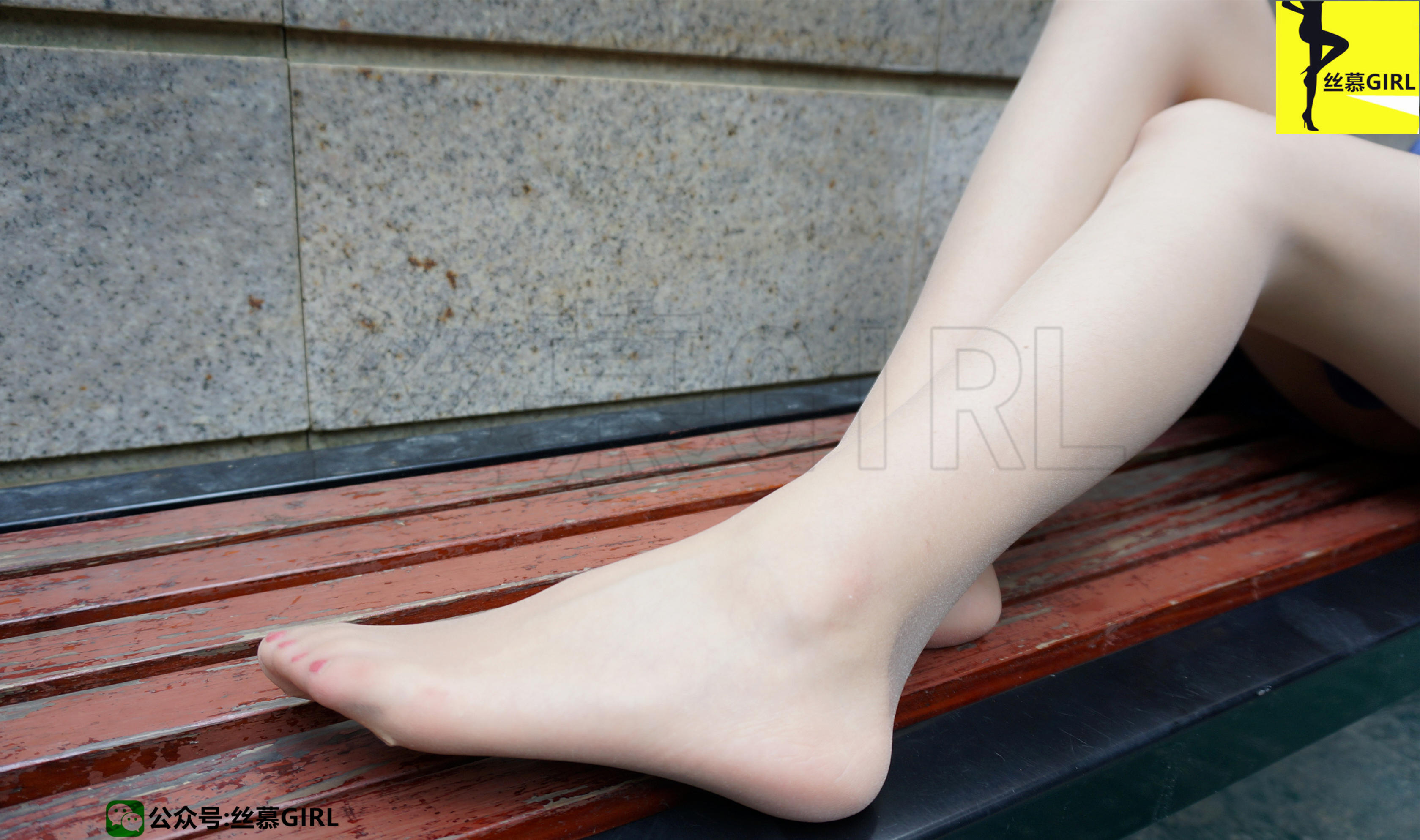 丝慕写真  第001期 模特：秋秋《夏天尾巴上的肉丝》