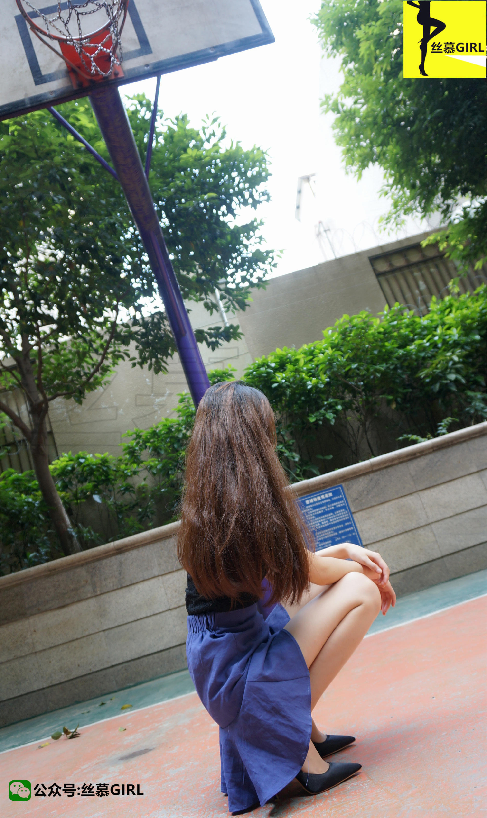 丝慕写真  第001期 模特：秋秋《夏天尾巴上的肉丝》