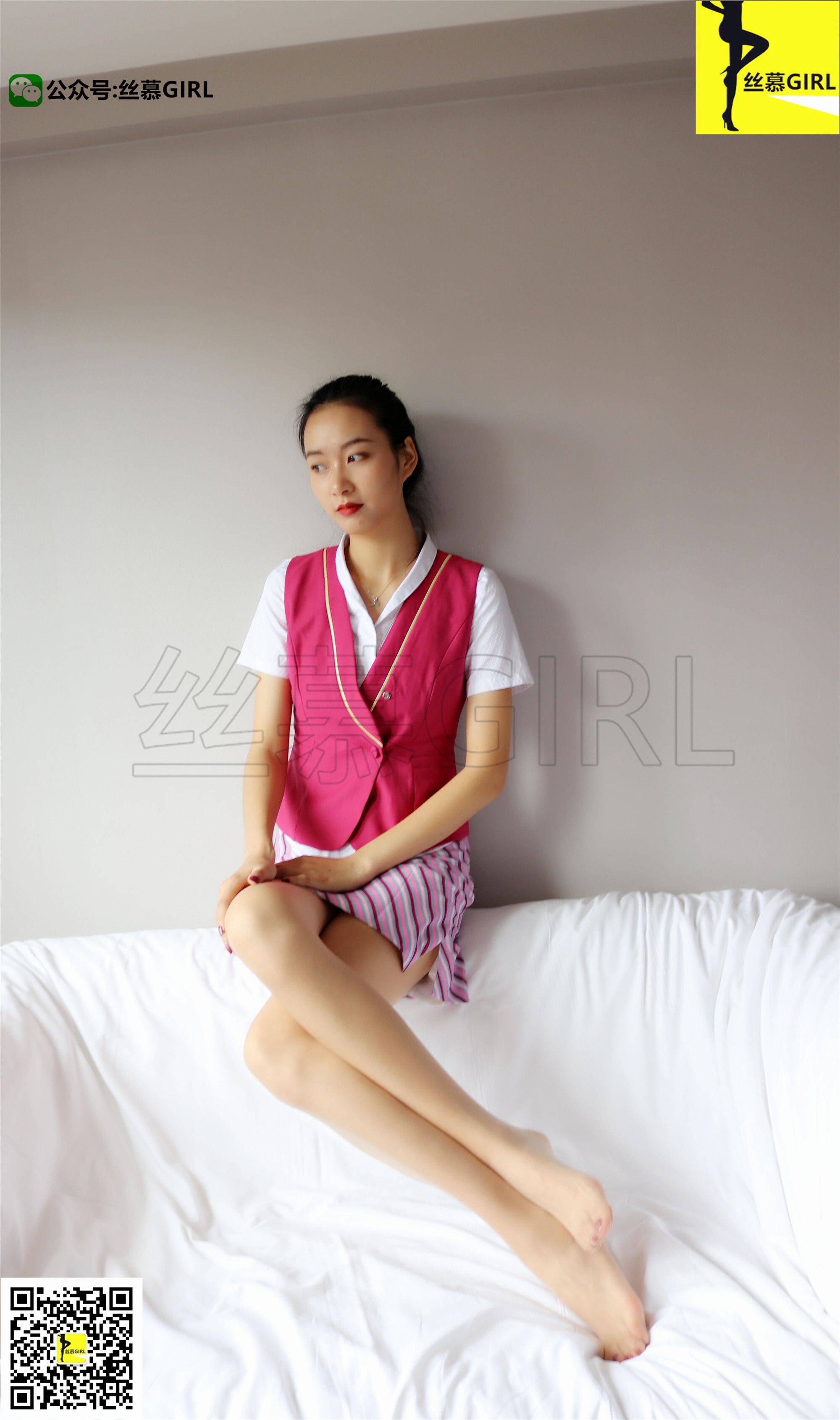 丝慕写真  第008期 模特：三万姐 每期一元《职业装背后的三万姐》