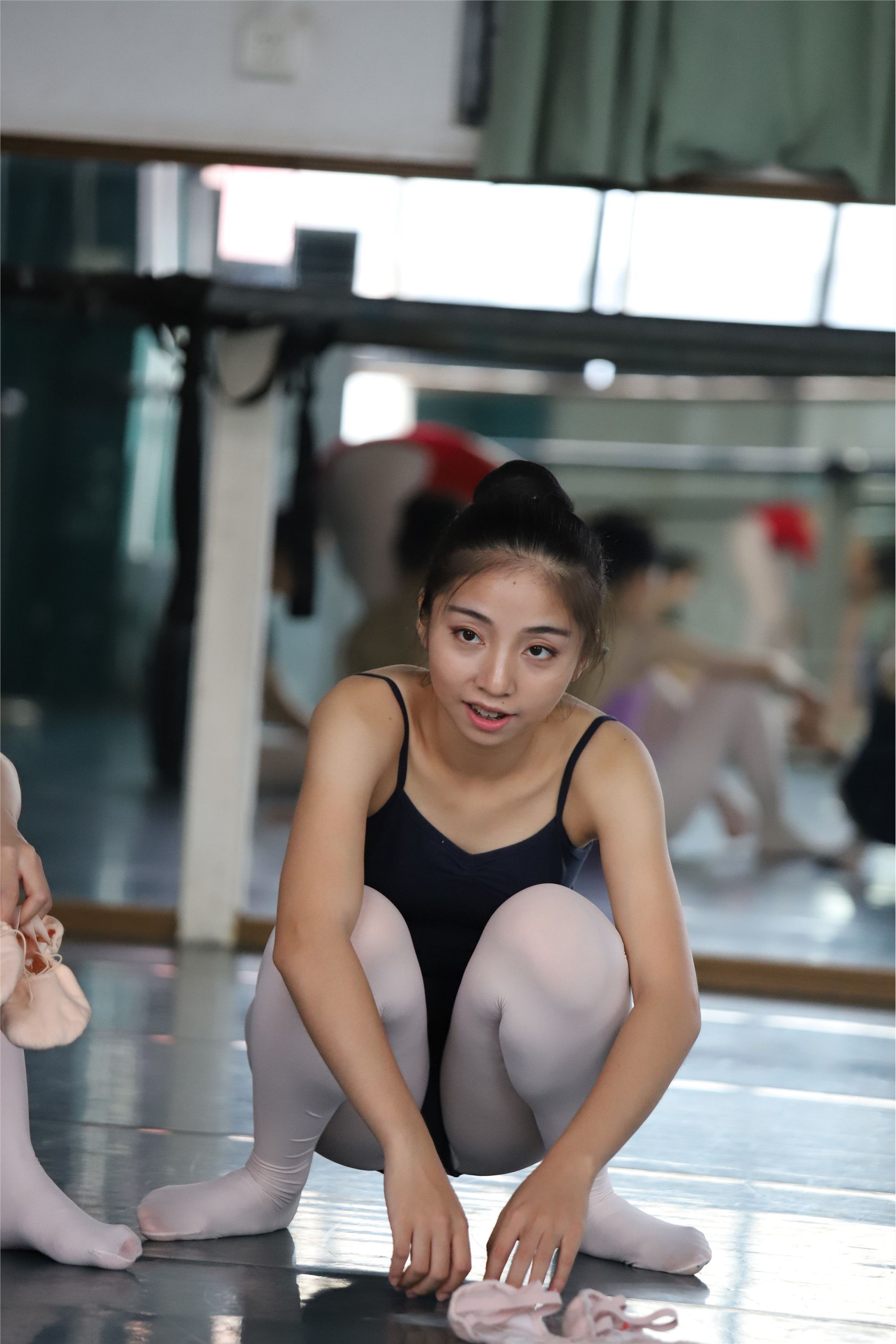 大西瓜美女图片 W022 舞蹈家-五人场649p2