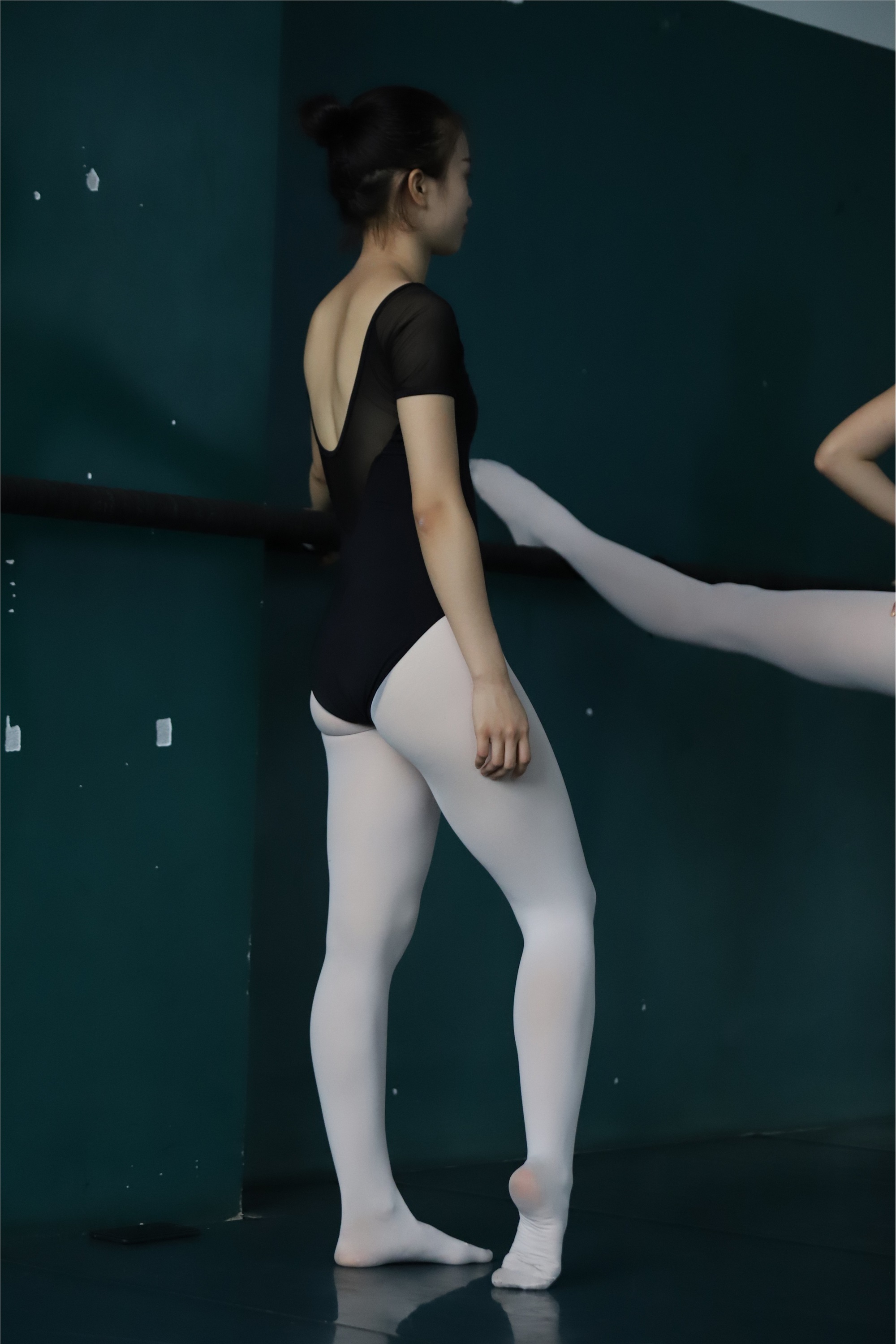 大西瓜美女图片 W022 舞蹈家-五人场649p2