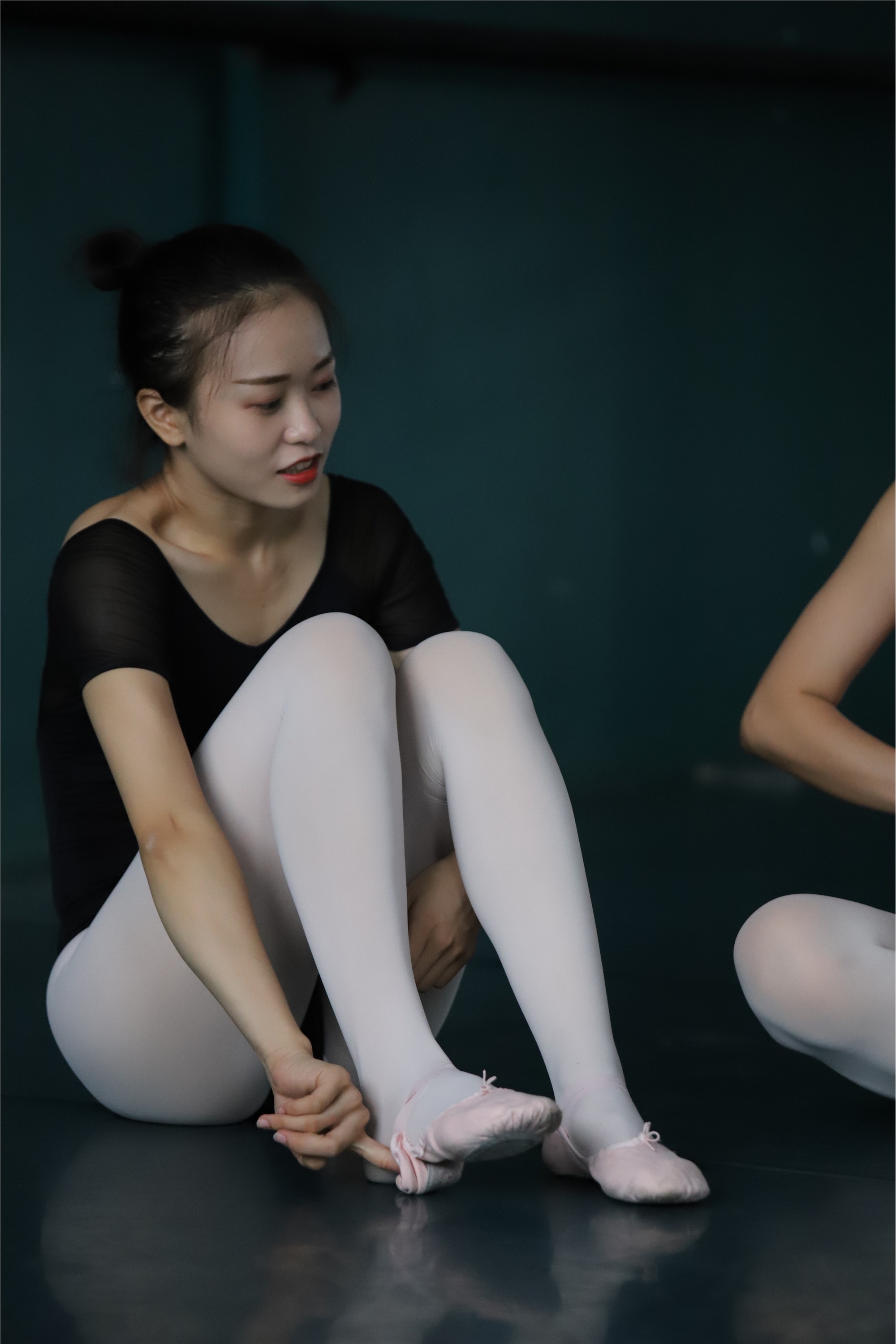 大西瓜美女图片 W022 舞蹈家-五人场649p3