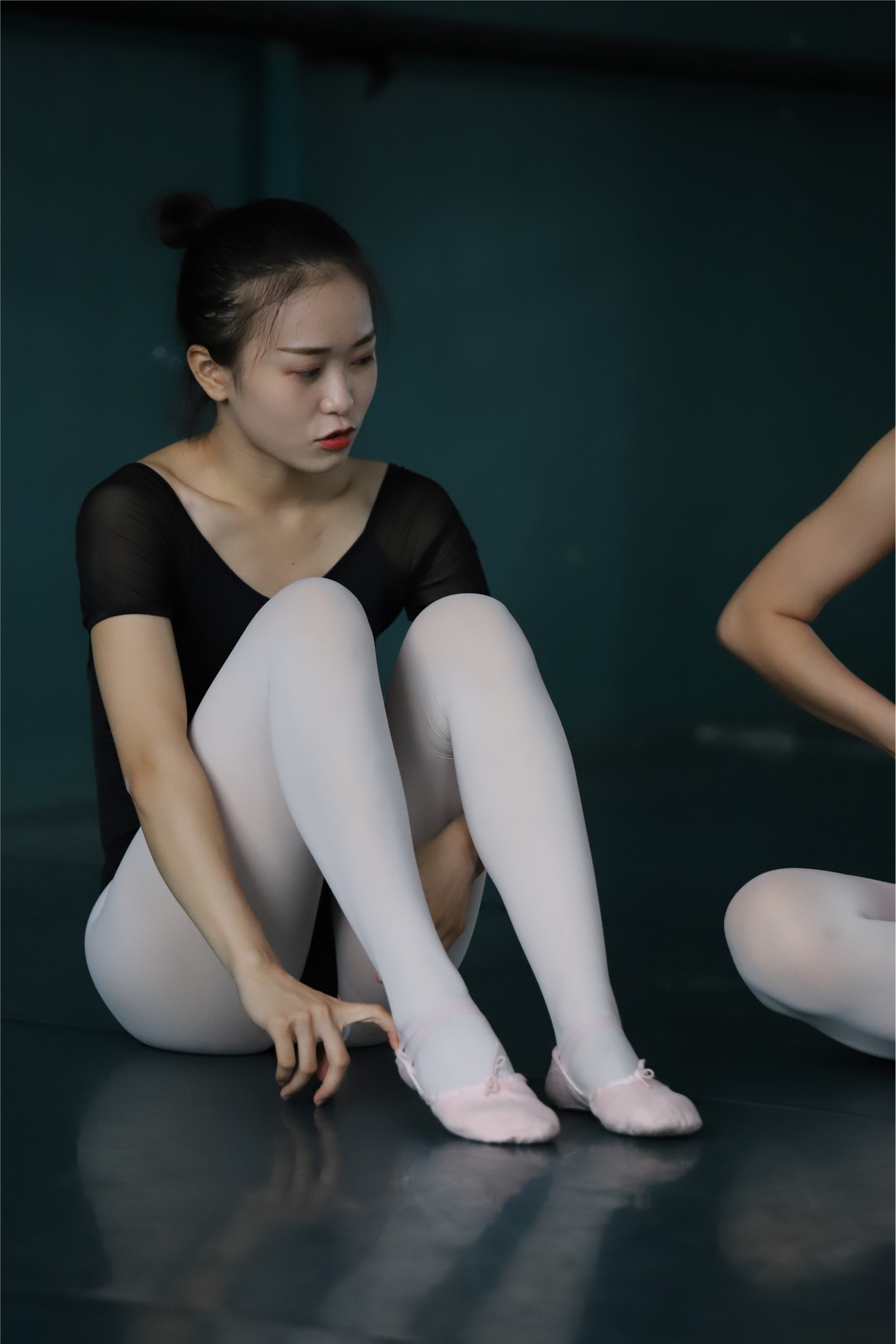 大西瓜美女图片 W022 舞蹈家-五人场649p3