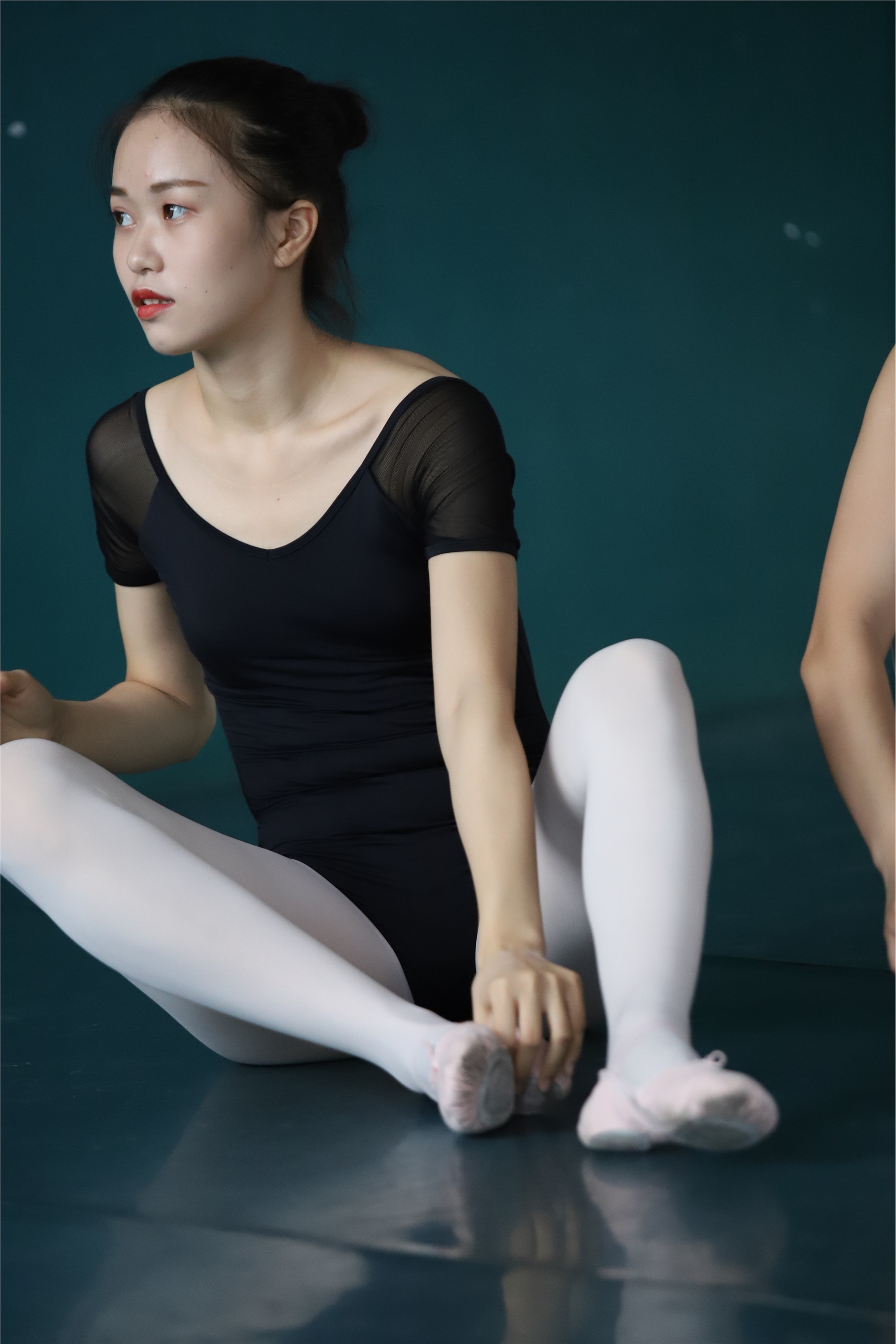 大西瓜美女图片 W022 舞蹈家-五人场649p3