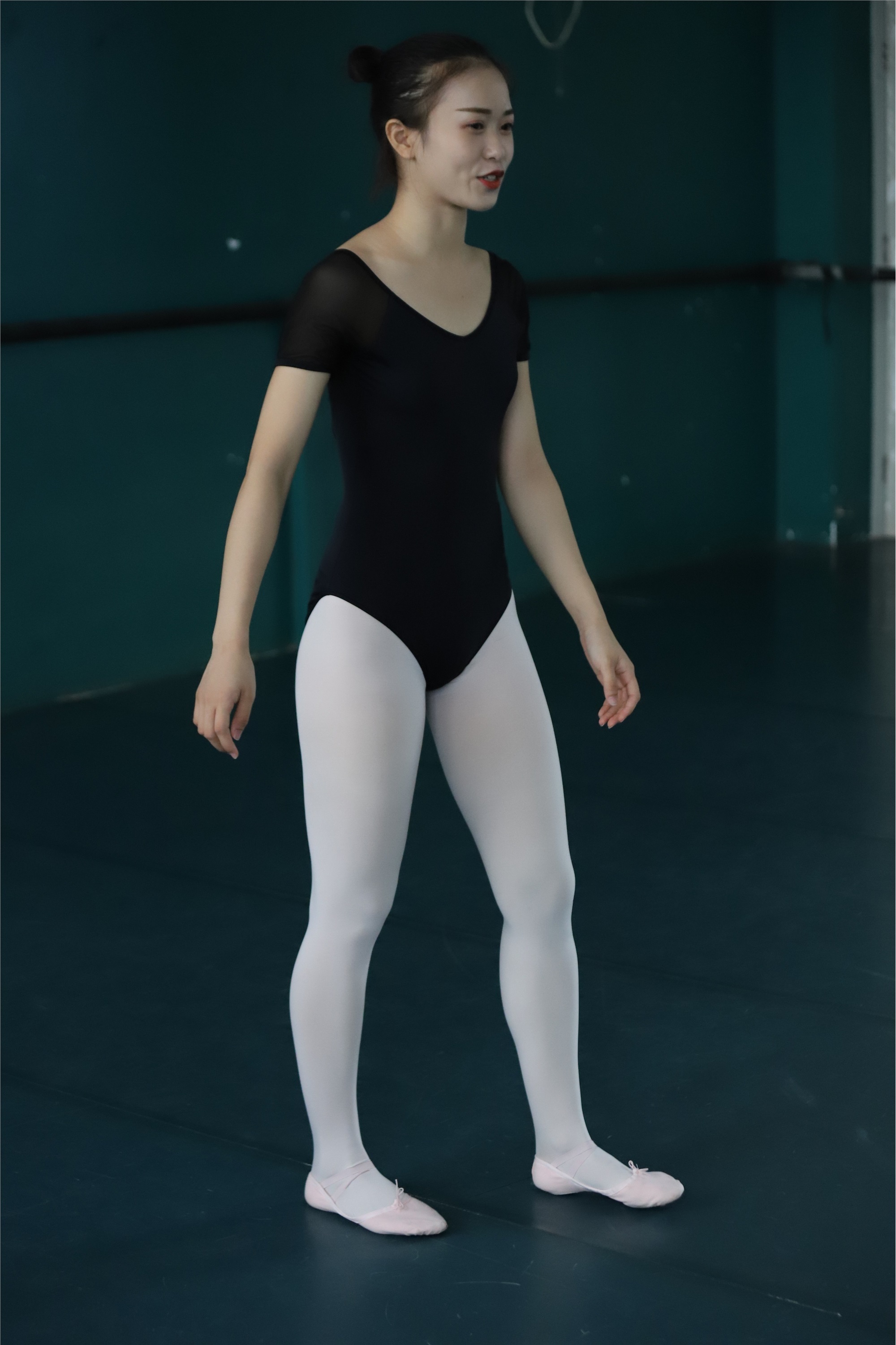 大西瓜美女图片 W022 舞蹈家-五人场649p5