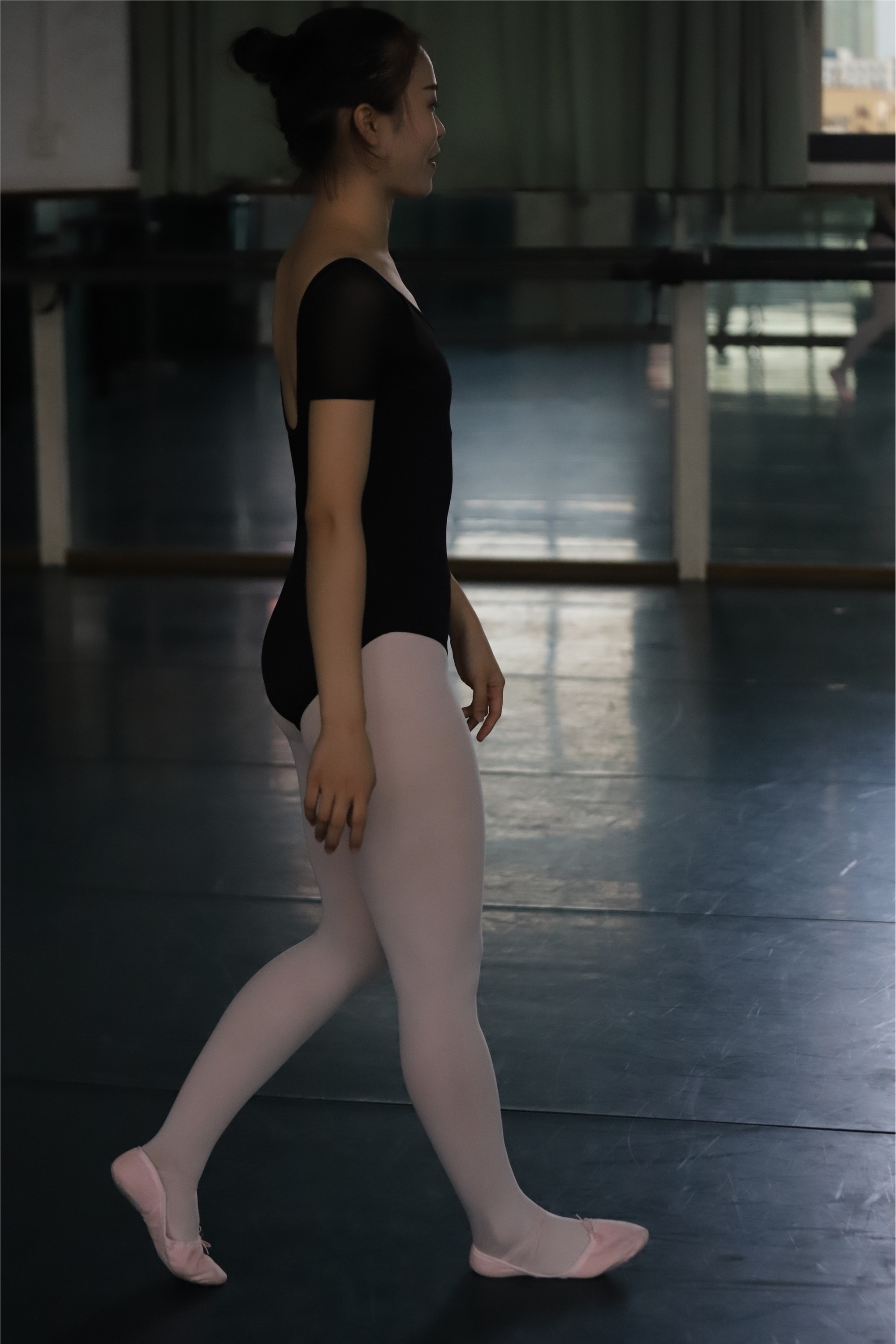 大西瓜美女图片 W022 舞蹈家-五人场649p5