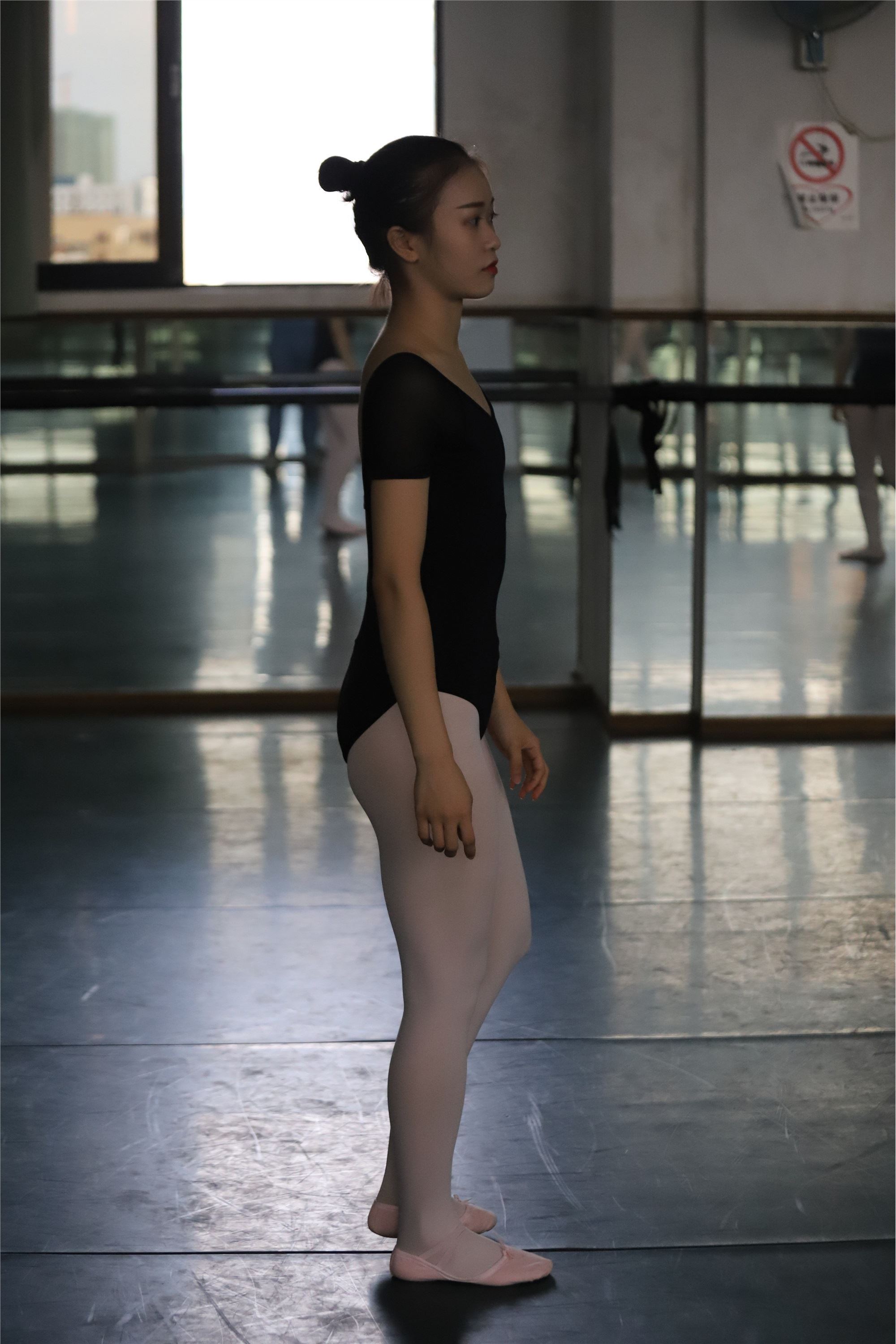 大西瓜美女图片 W022 舞蹈家-五人场649p5