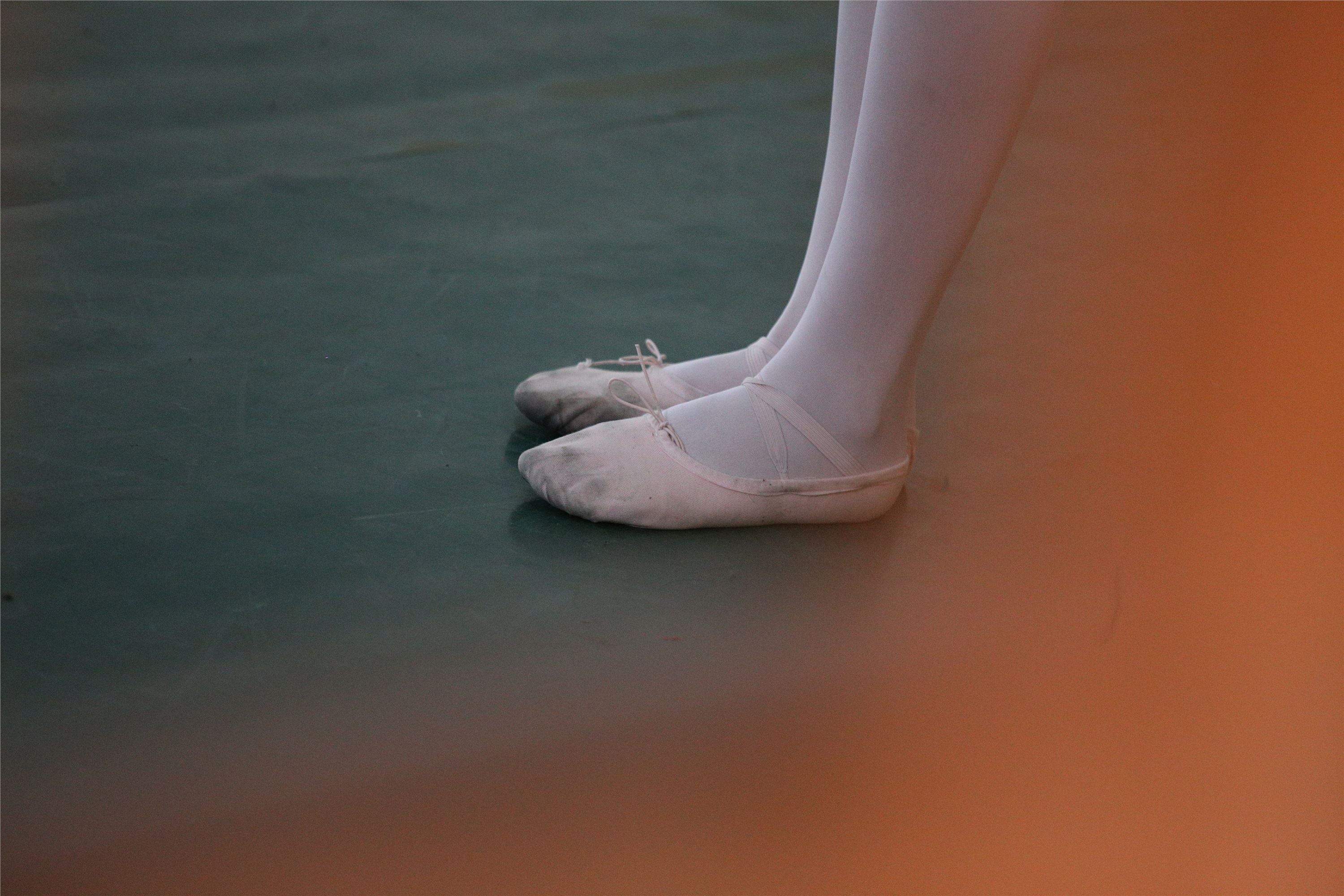 大西瓜美女图片 W023 舞蹈家-意外发现80p