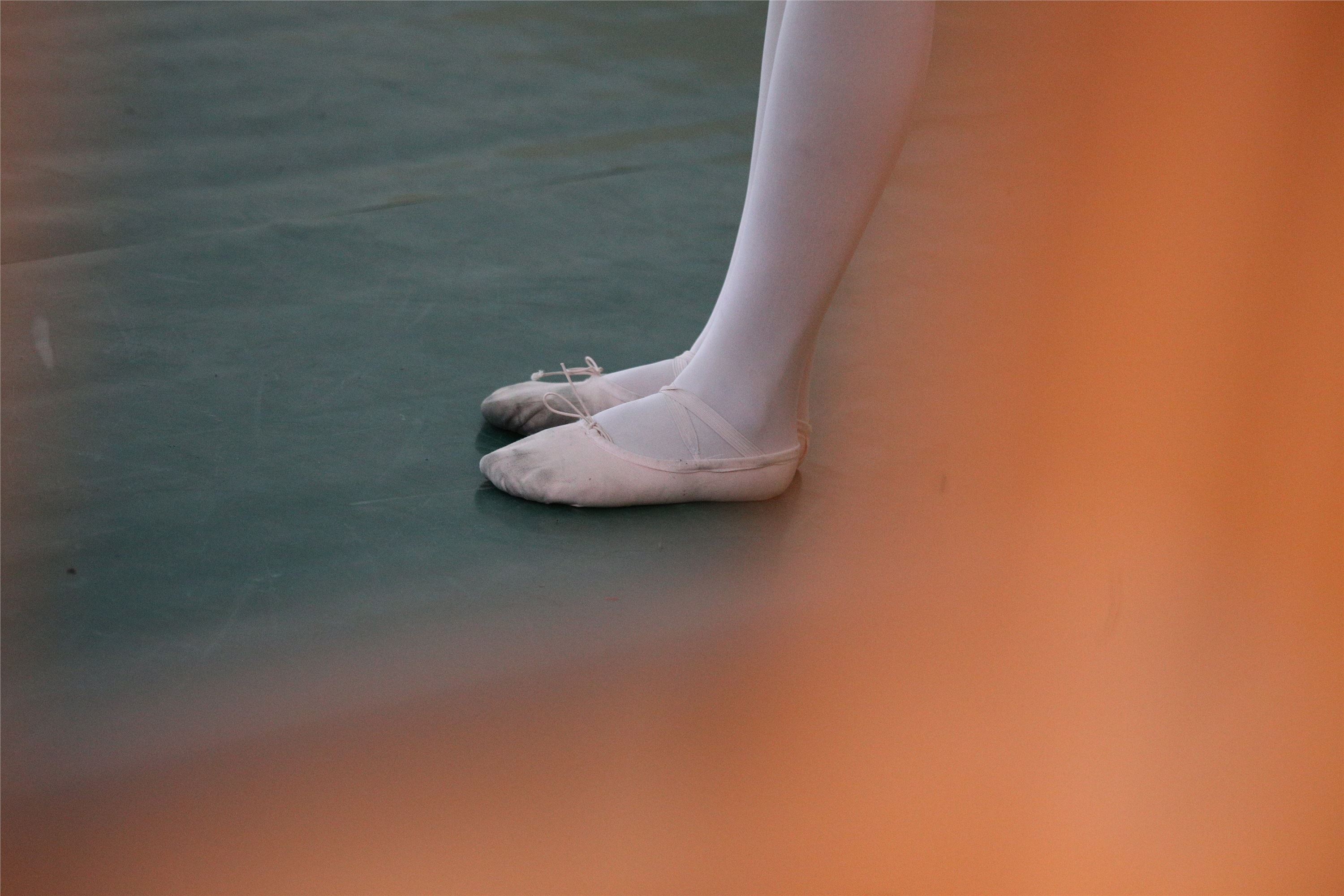 大西瓜美女图片 W023 舞蹈家-意外发现80p