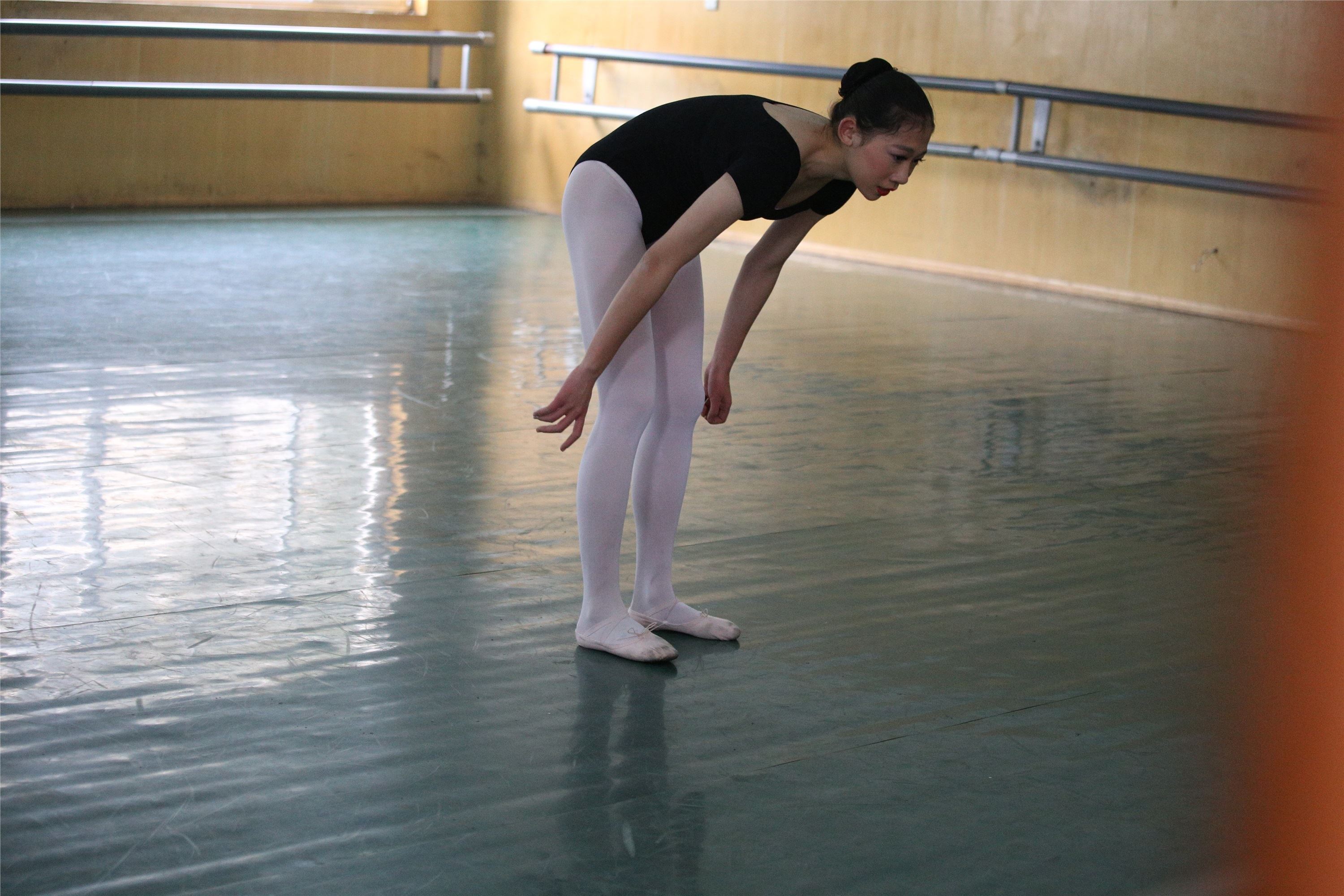 大西瓜美女图片 W023 舞蹈家-意外发现80p