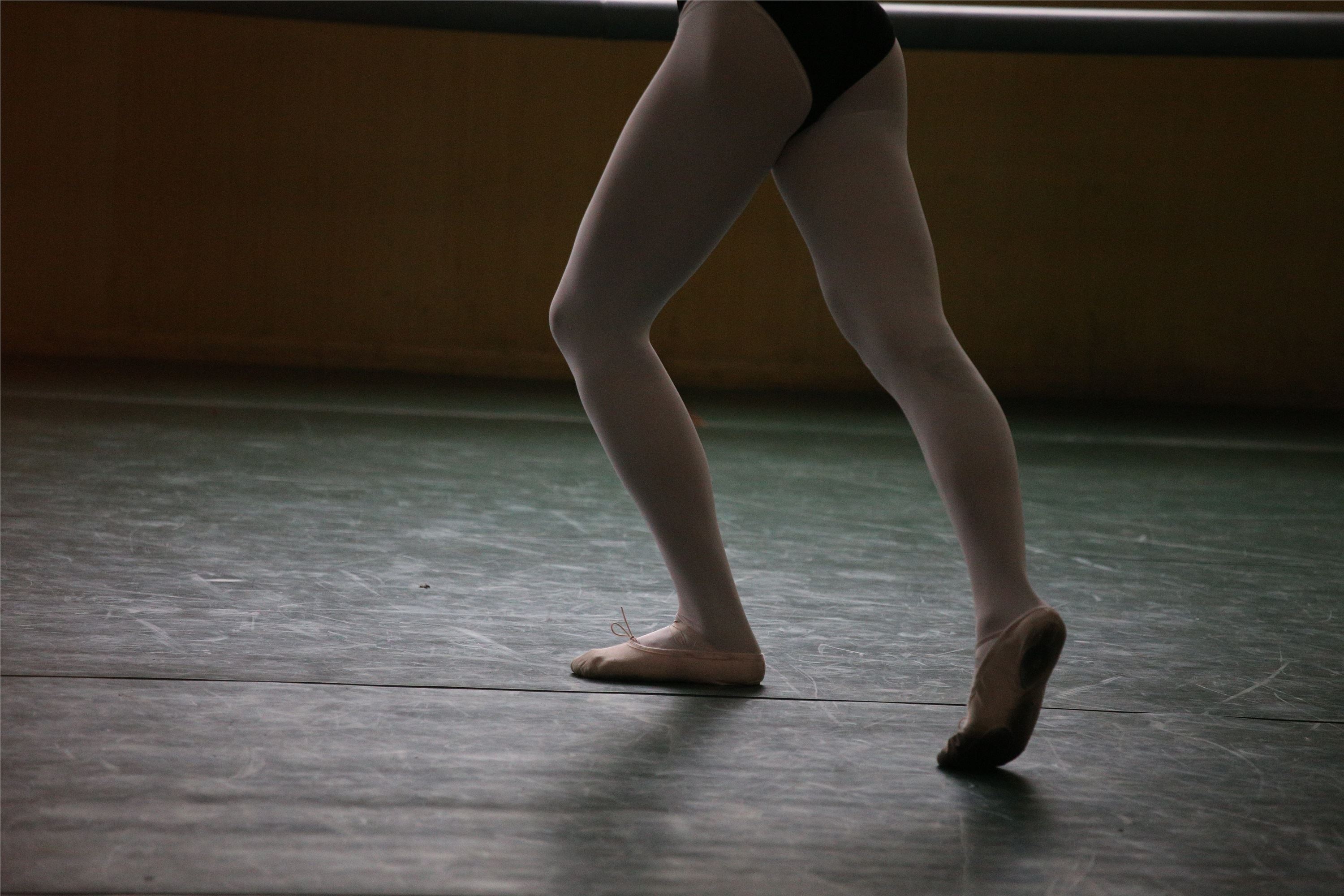 大西瓜美女图片 W023 舞蹈家-意外发现80p