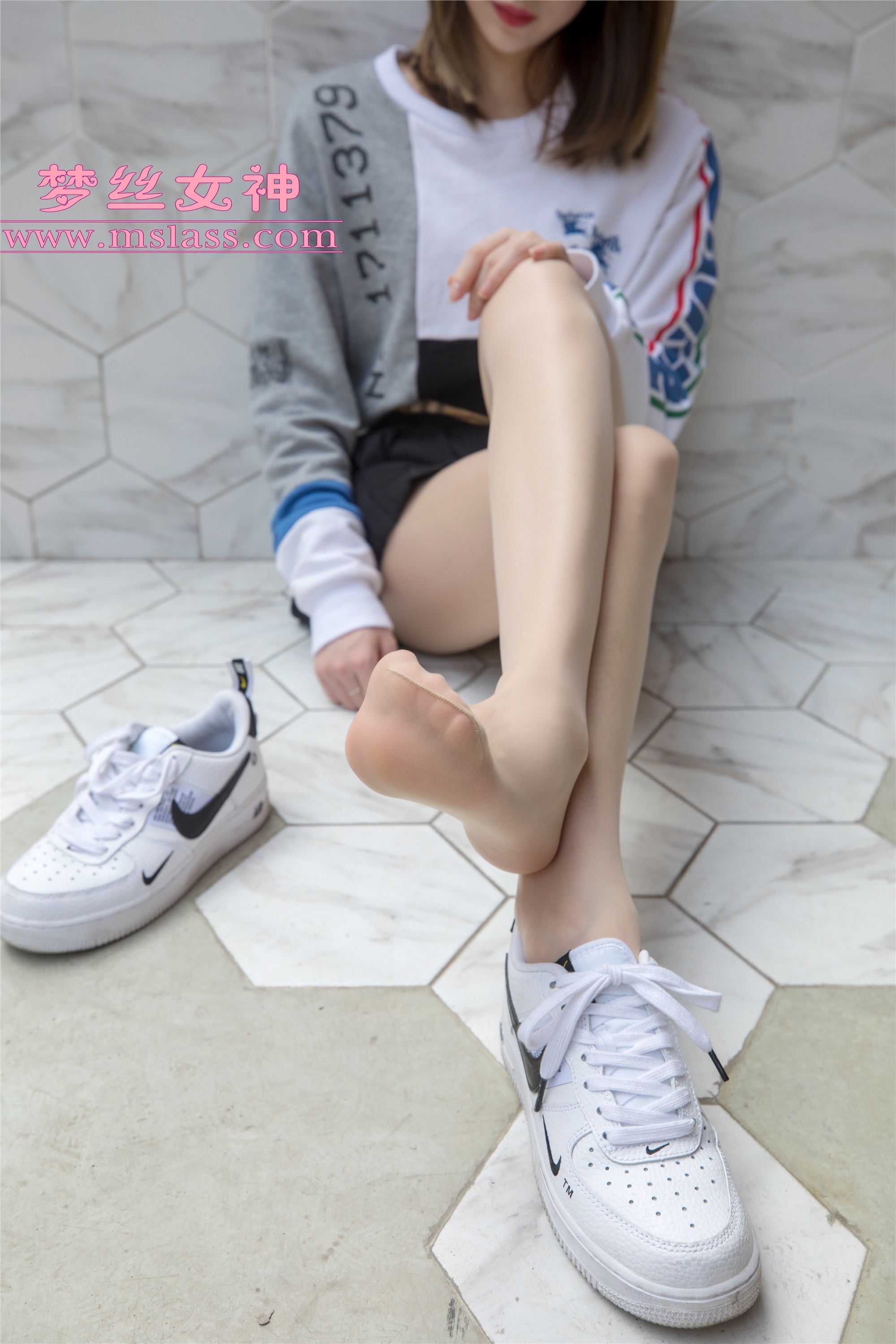 MSLASS梦丝女神 - 苏沐 笔直细腿