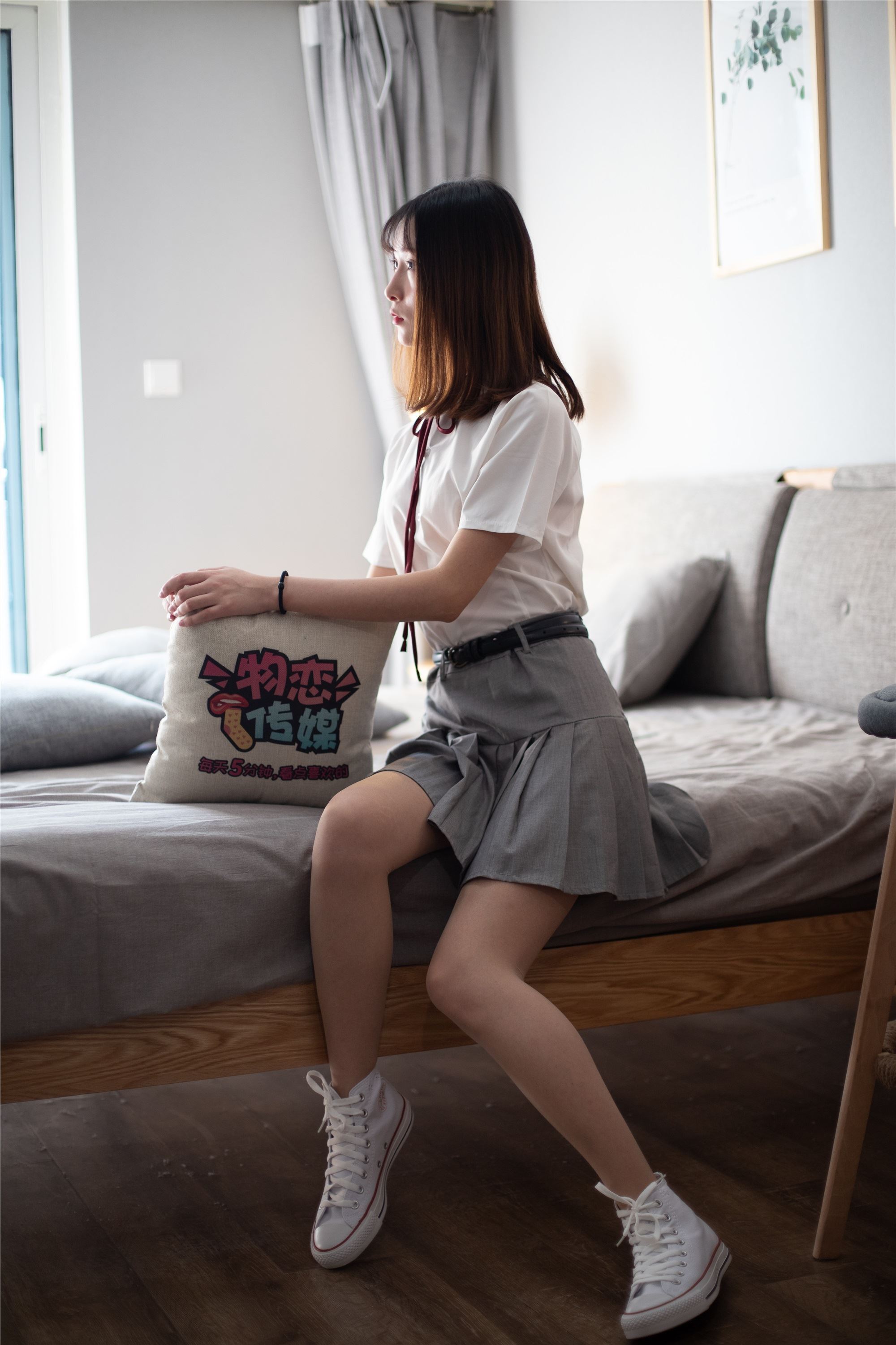 物恋传媒 猫耳 - JK制服与船袜帆布鞋No.088