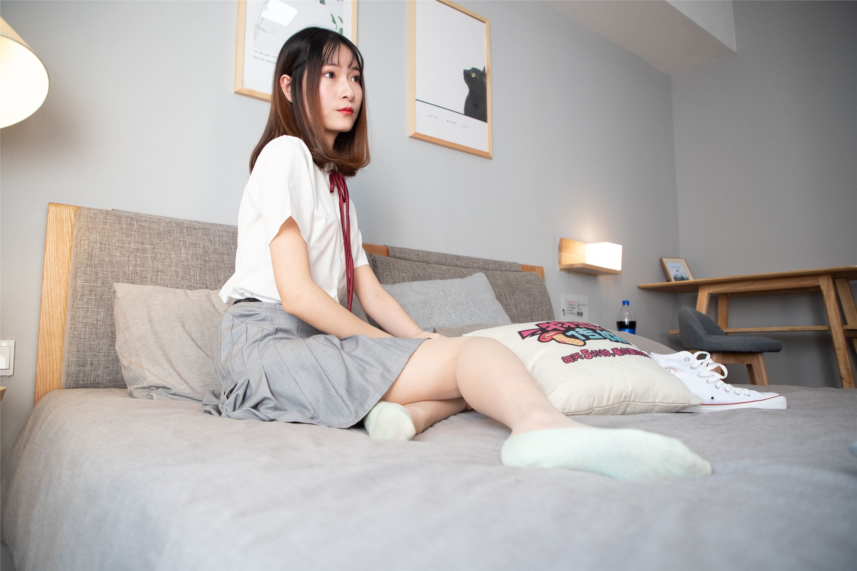 物恋传媒 猫耳 - JK制服与船袜帆布鞋No.088