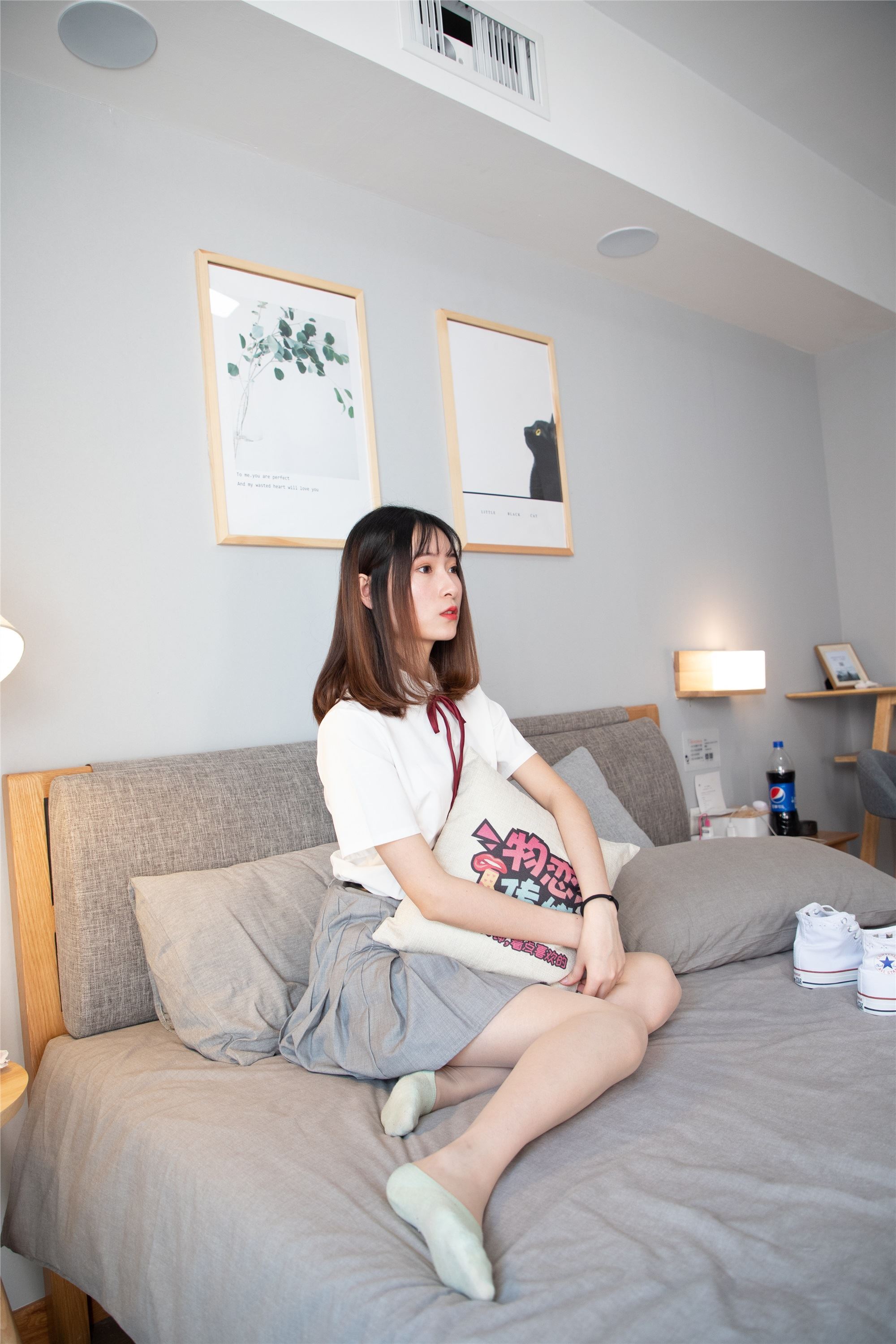 物恋传媒 猫耳 - JK制服与船袜帆布鞋No.088