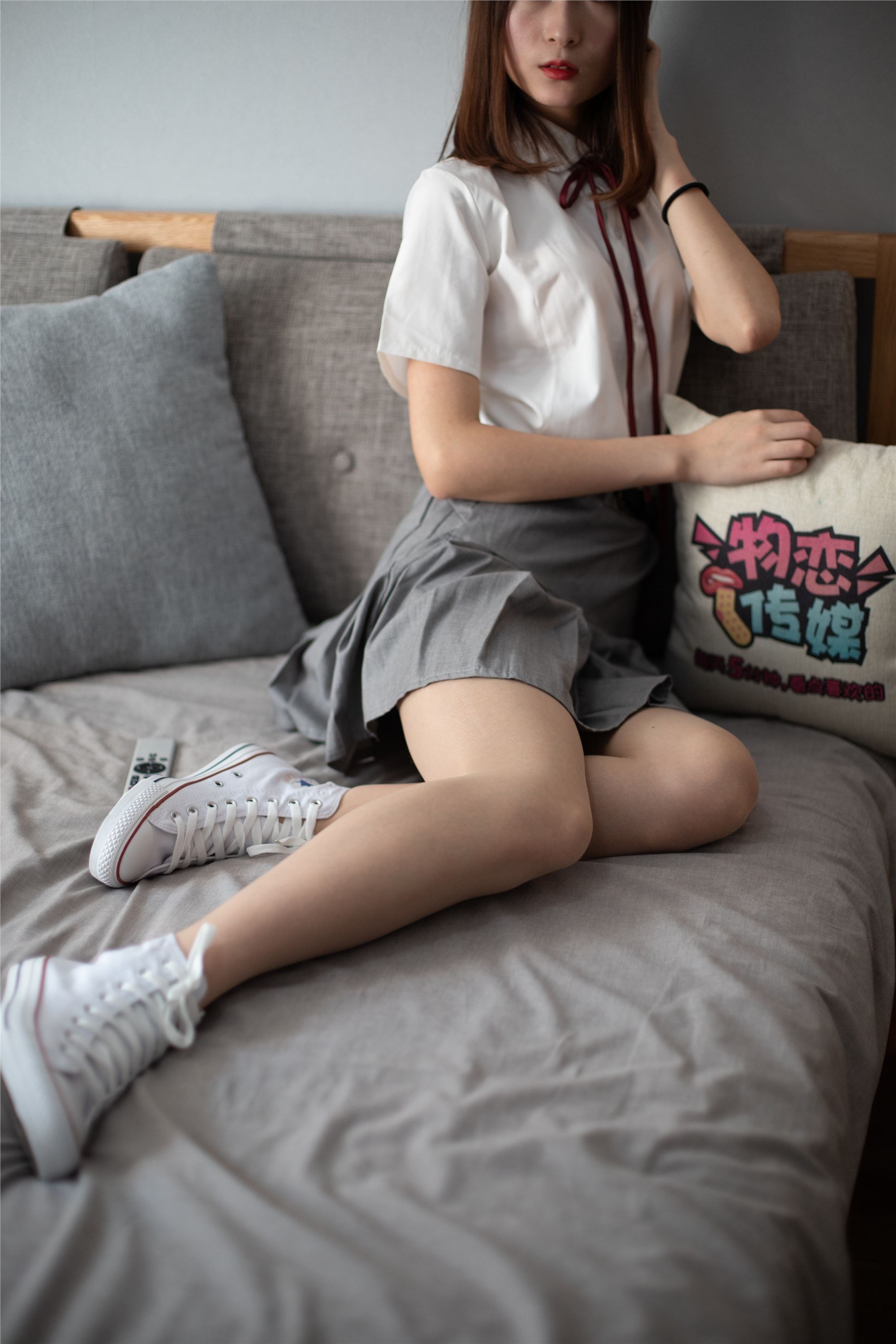 物恋传媒 猫耳 - JK制服与船袜帆布鞋No.088