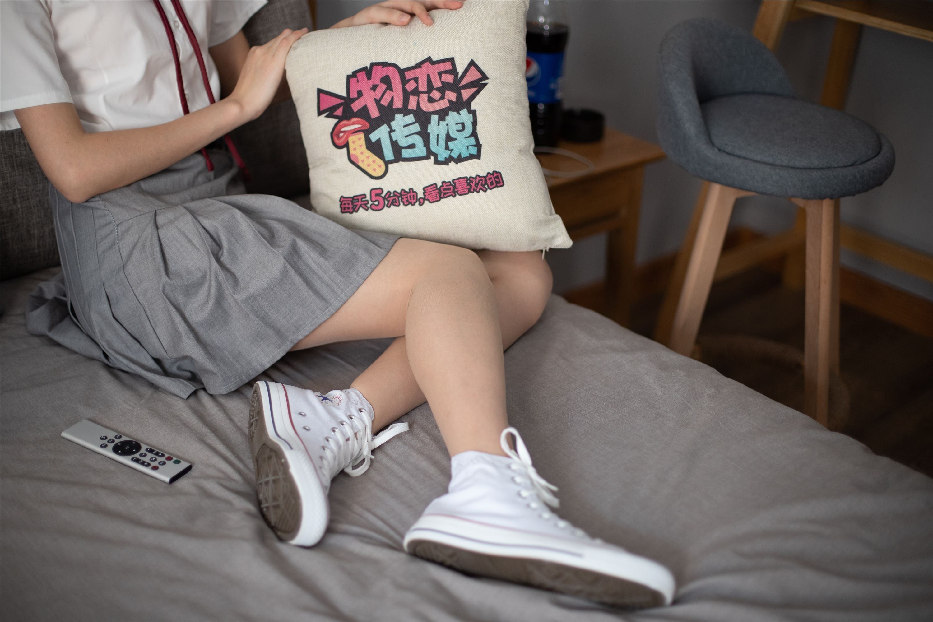 物恋传媒 猫耳 - JK制服与船袜帆布鞋No.088