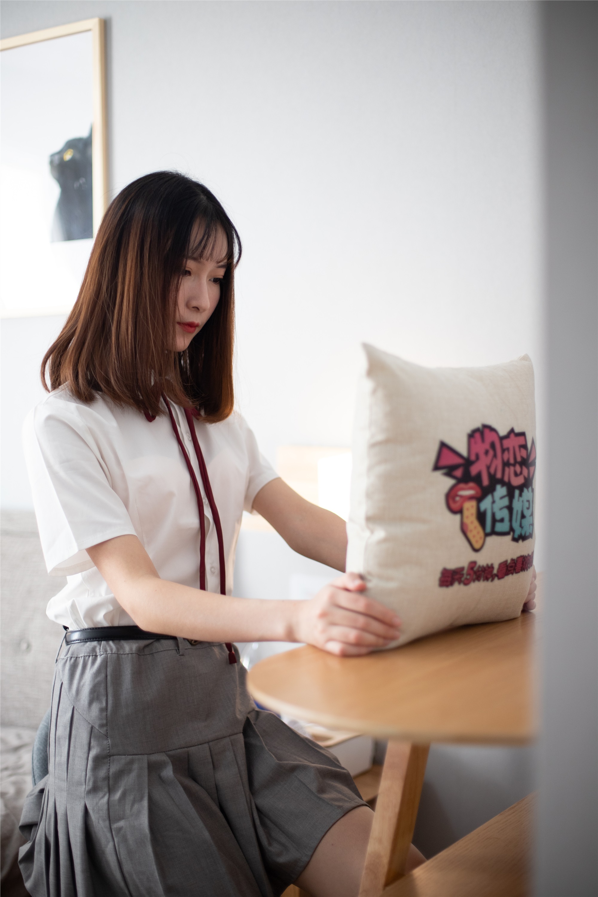 物恋传媒 猫耳 - JK制服与船袜帆布鞋No.088