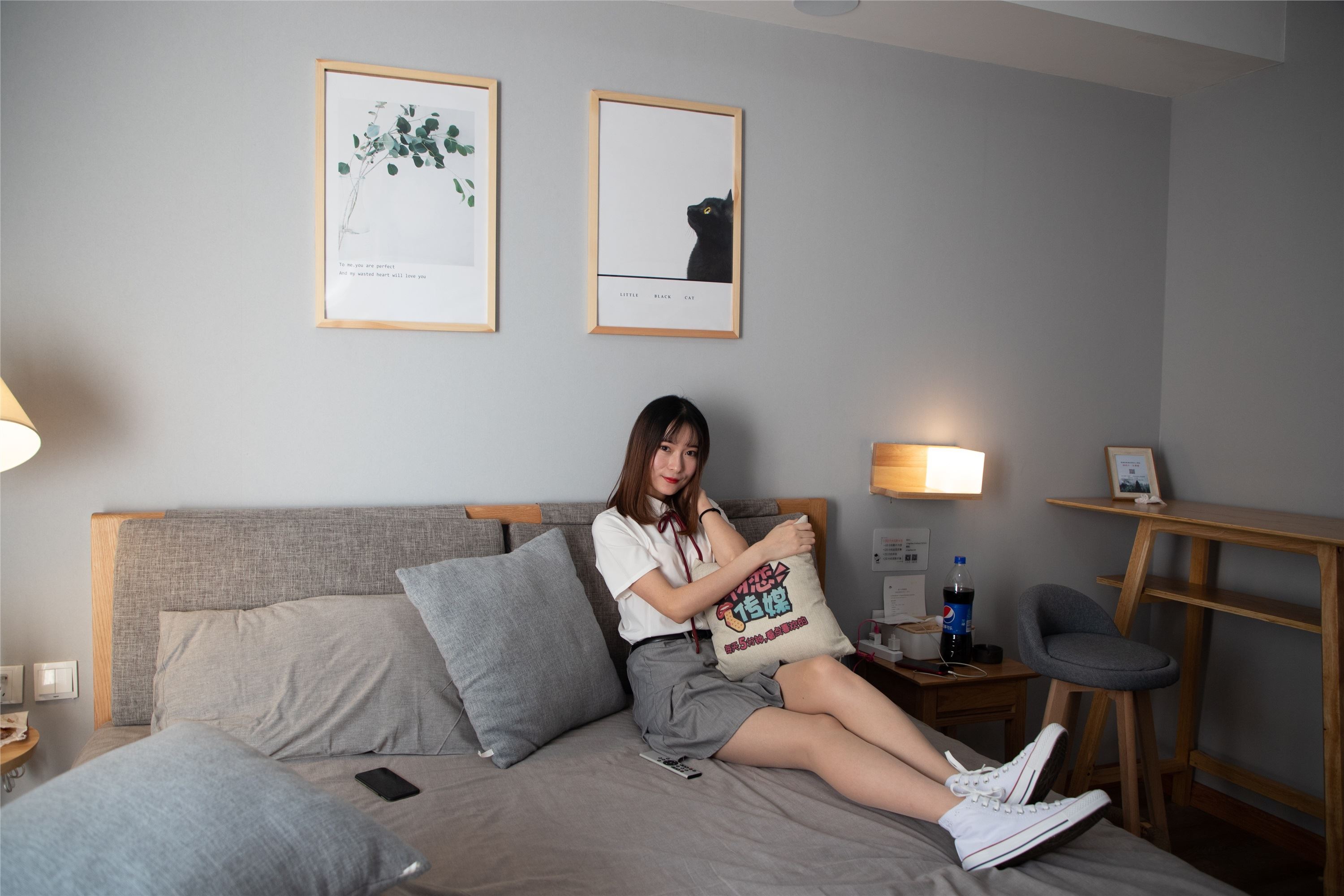 物恋传媒 猫耳 - JK制服与船袜帆布鞋No.088