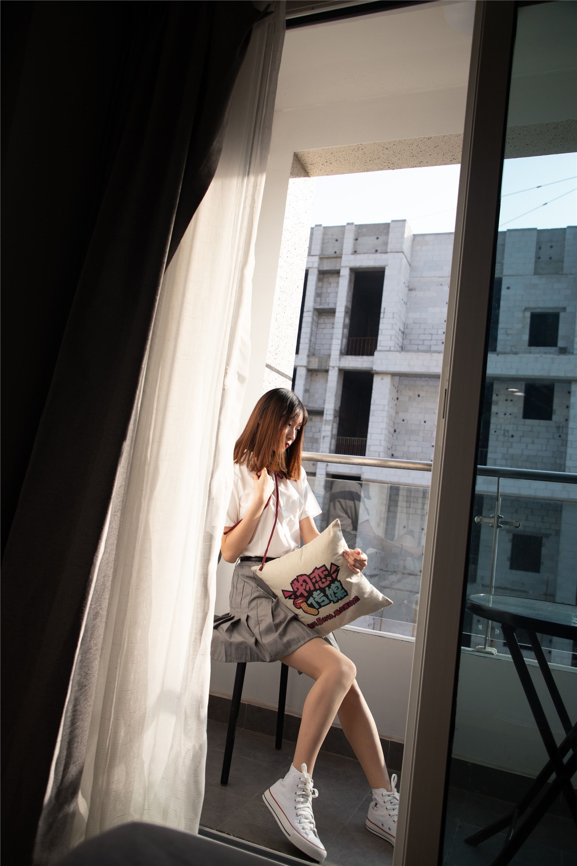 物恋传媒 猫耳 - JK制服与船袜帆布鞋No.088