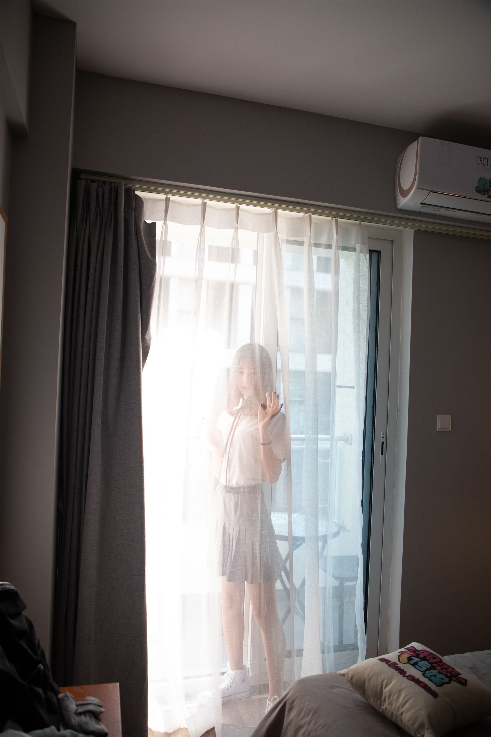 物恋传媒 猫耳 - JK制服与船袜帆布鞋No.088