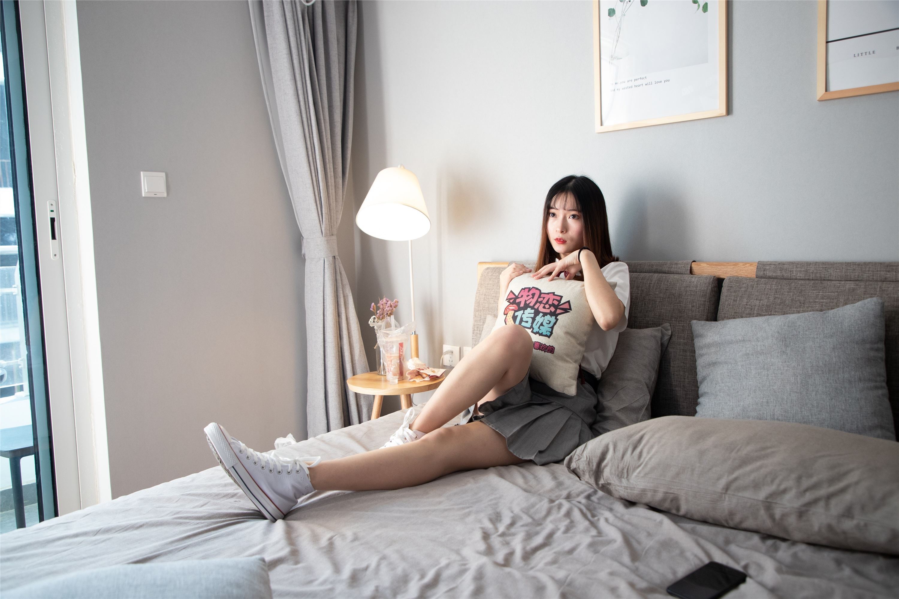 物恋传媒 猫耳 - JK制服与船袜帆布鞋No.088