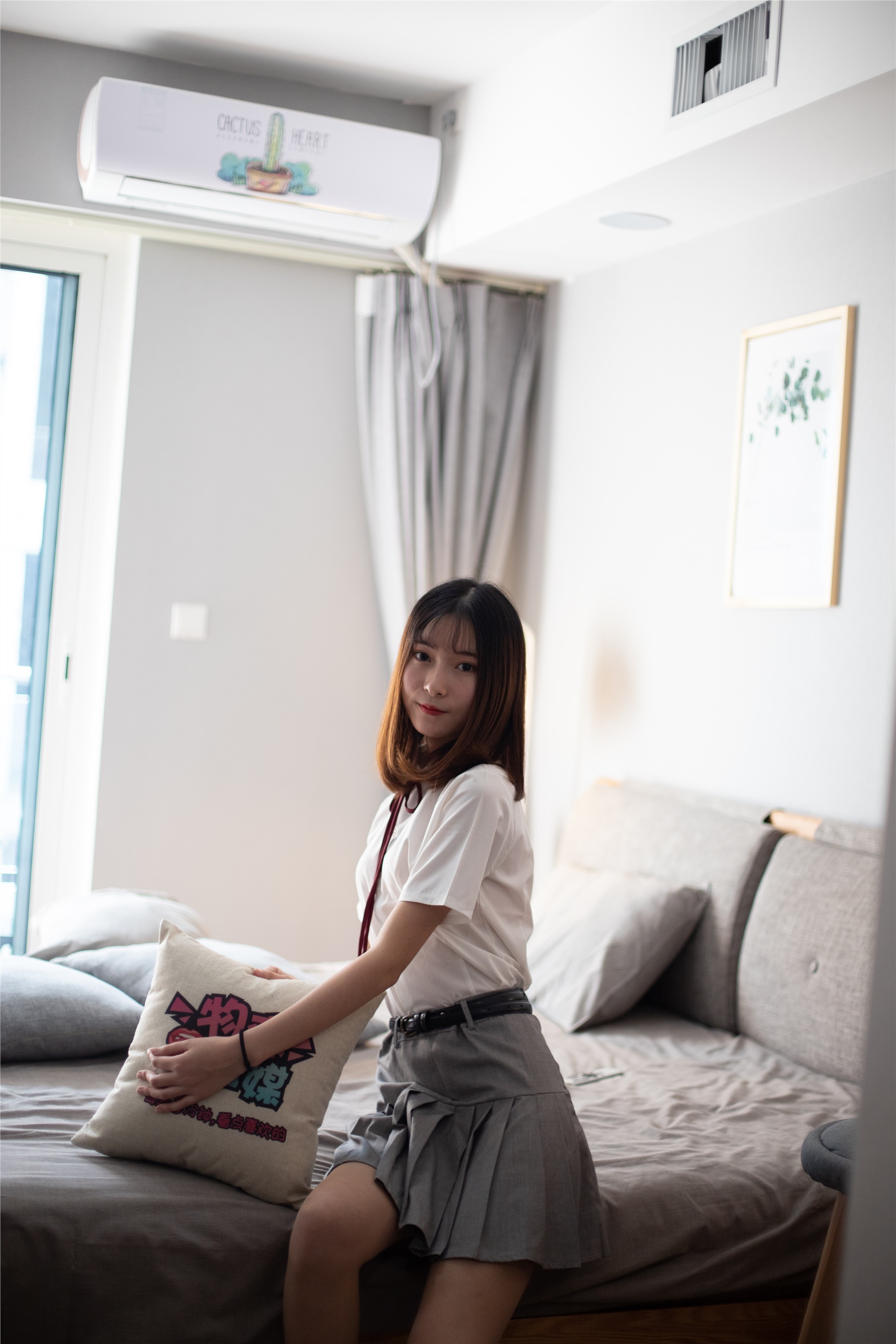 物恋传媒 猫耳 - JK制服与船袜帆布鞋No.088