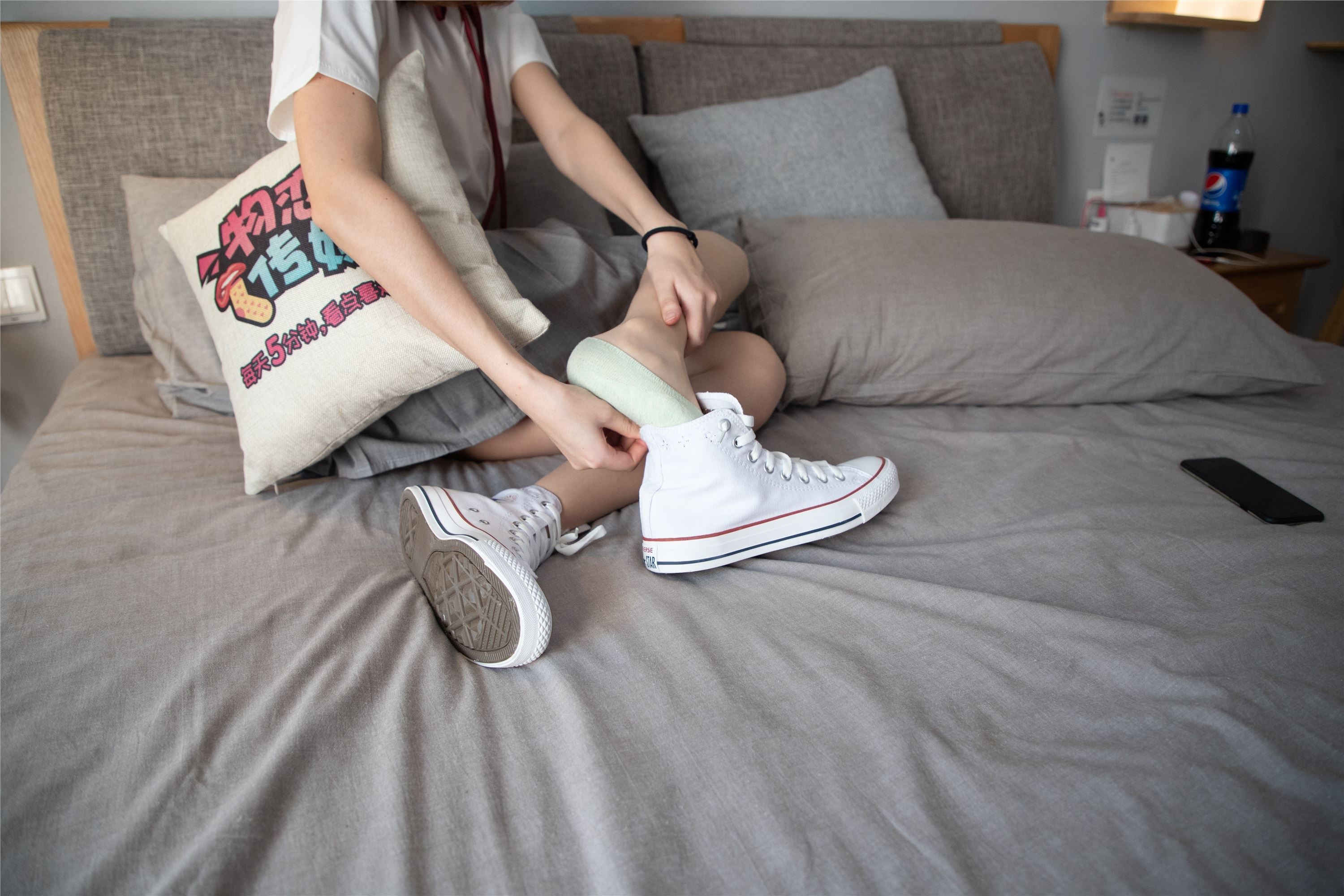 物恋传媒 猫耳 - JK制服与船袜帆布鞋No.088