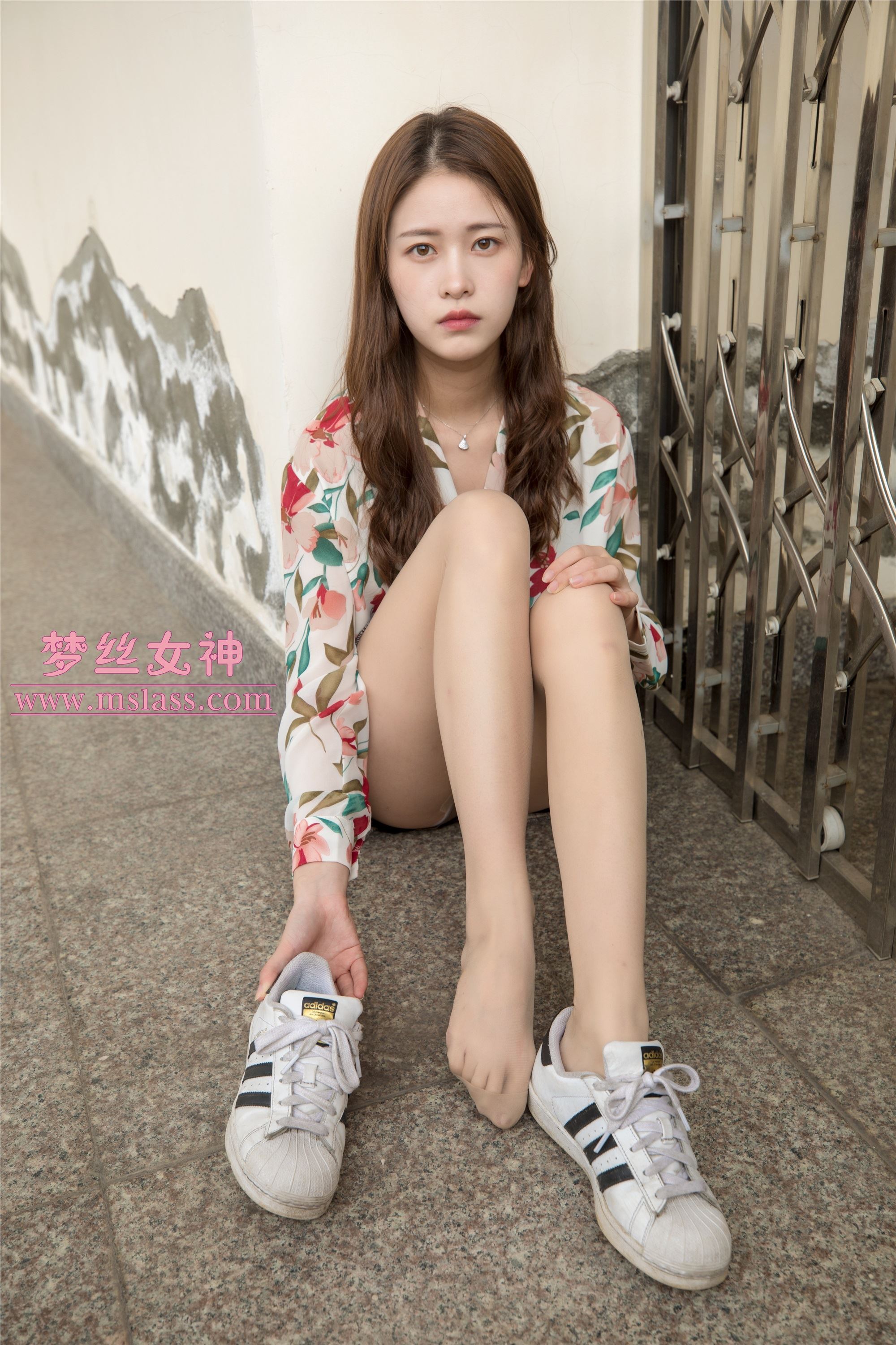 MSLASS梦丝女神 - 魏婷婷 宿楼丝袜玉足女神