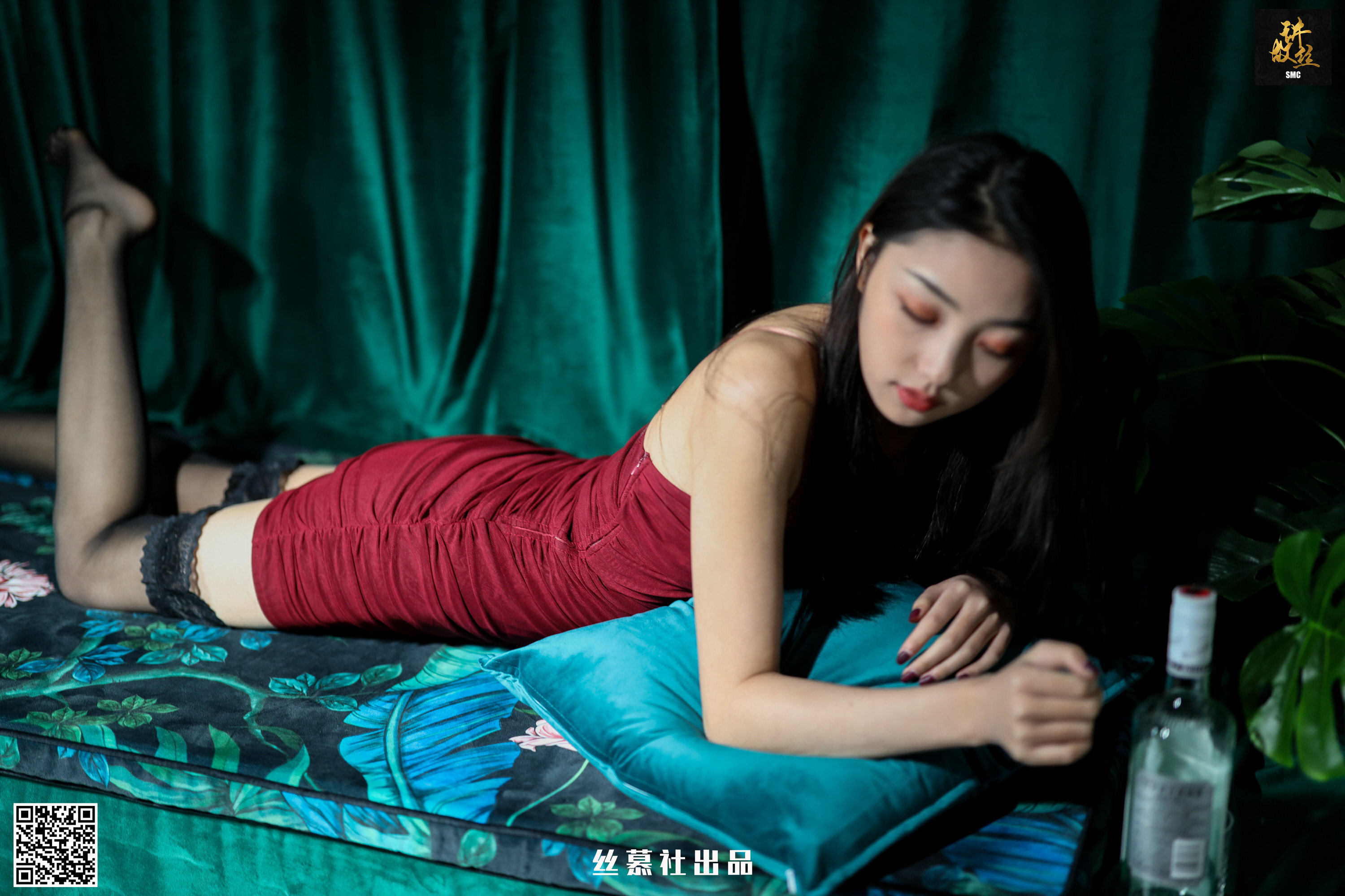 丝慕写真 特写集TX11 诗晴 – 高筒“欲”计划