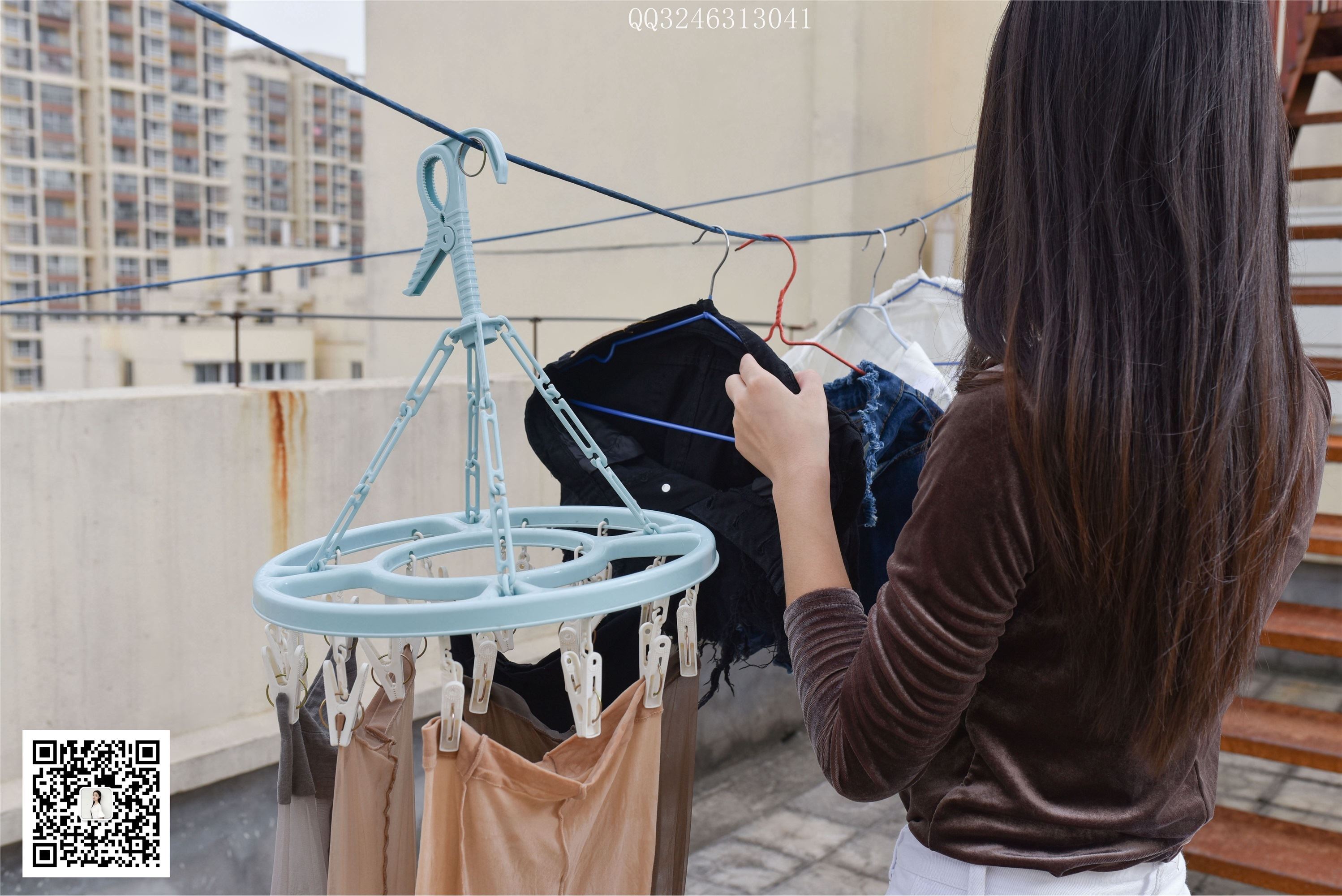 大生模拍 No.024 学妹天台晒丝袜 套图