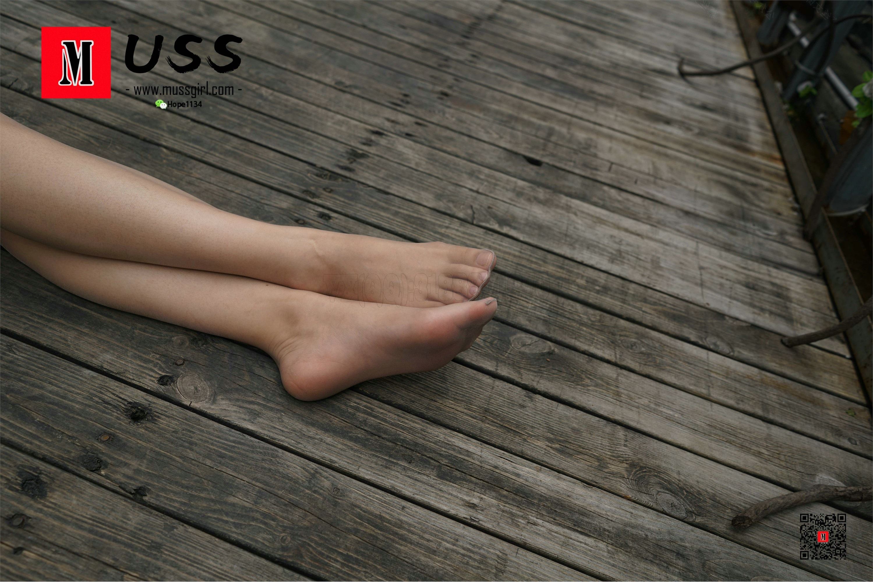 MussGirl 其实她穿了长裤