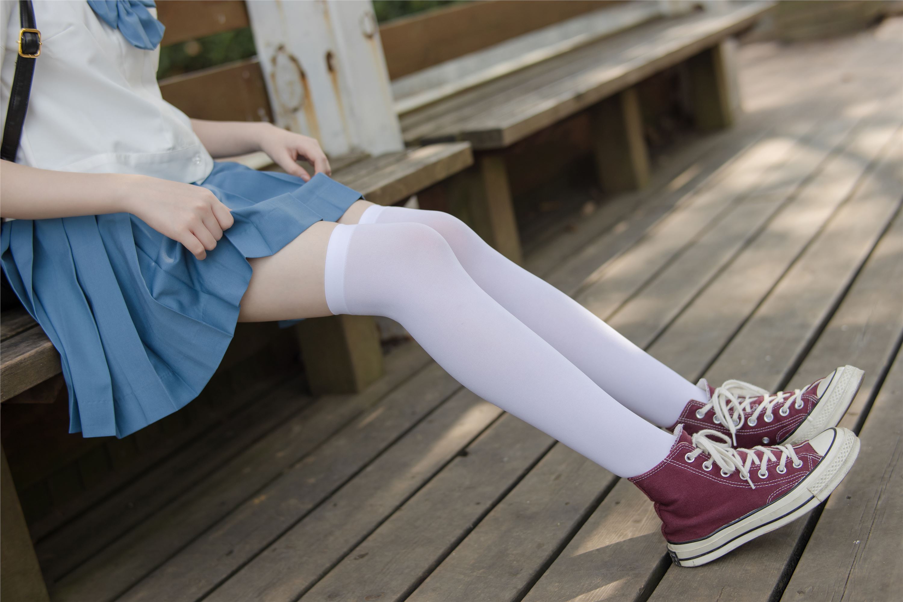 森萝财团萝莉丝足写真 JKFUN-025 Aika 默陌