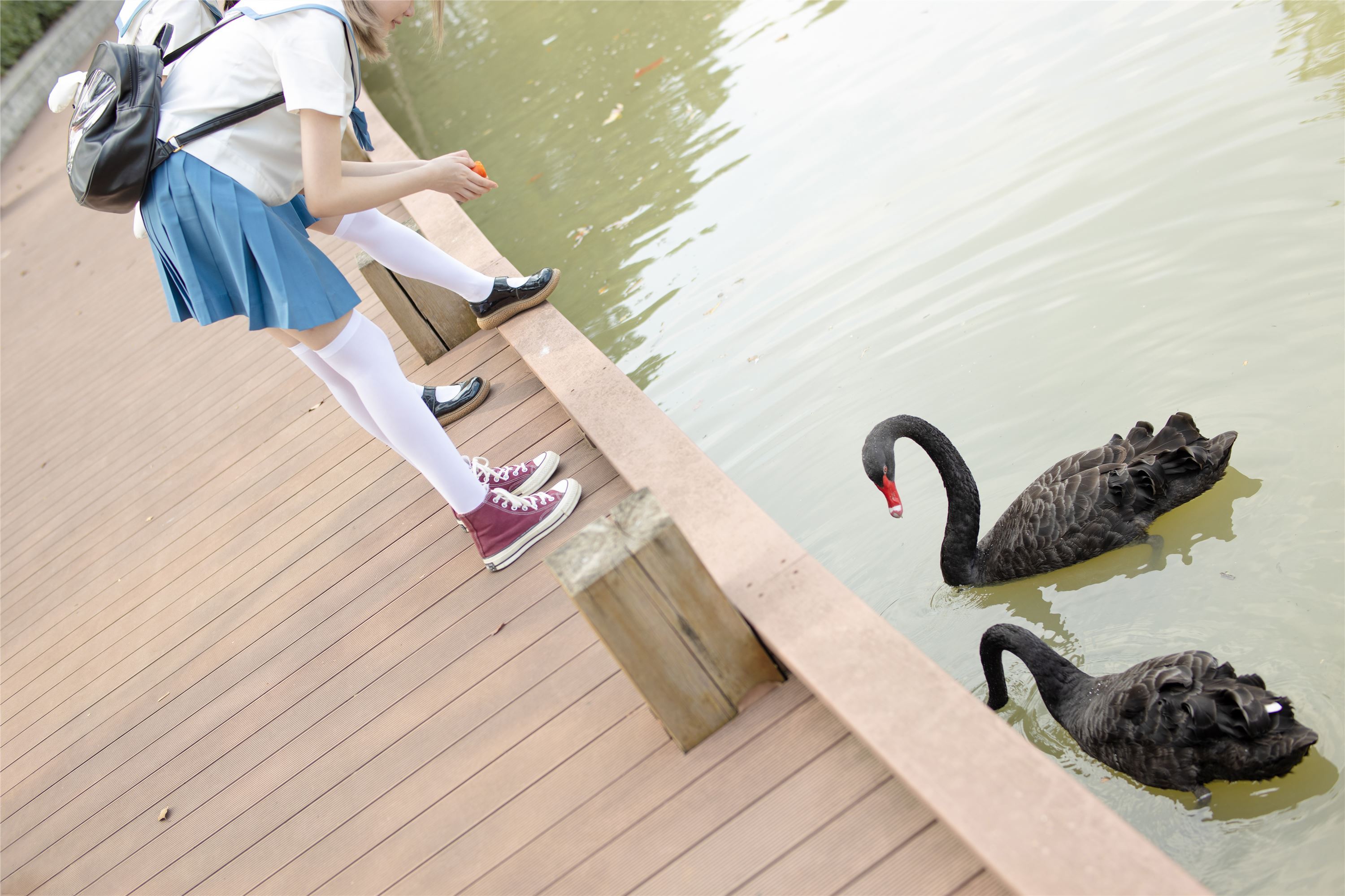 森萝财团萝莉丝足写真 JKFUN-025 Aika 默陌