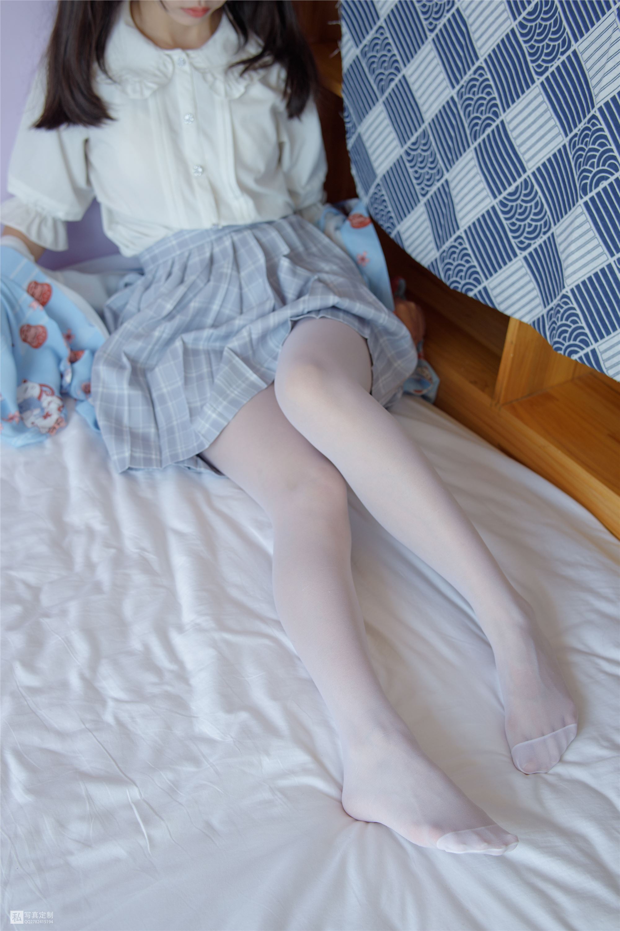 森萝财团萝莉丝足写真 JKFUN-027 默陌 15D白丝花里胡哨的民宿