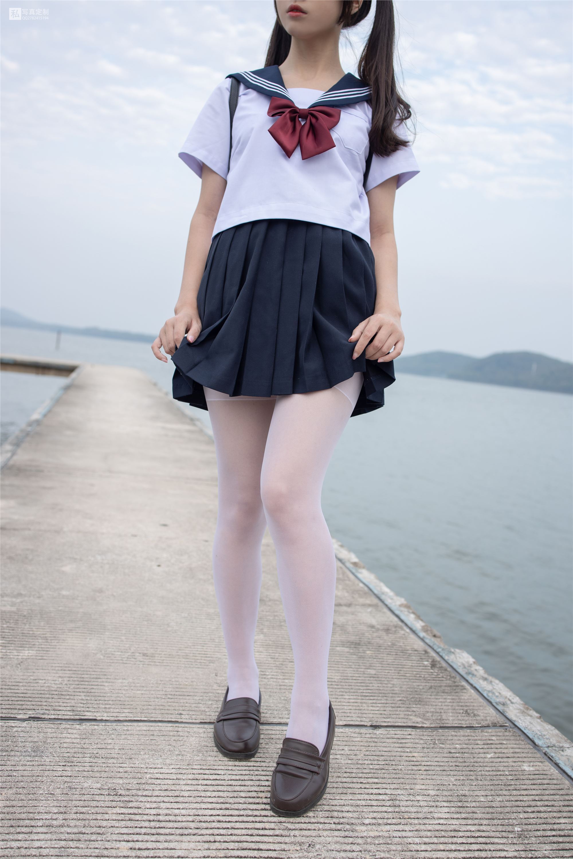 森萝财团萝莉丝足写真 JKFUN-028 默陌 15D白丝抑郁湖边与绝望天台