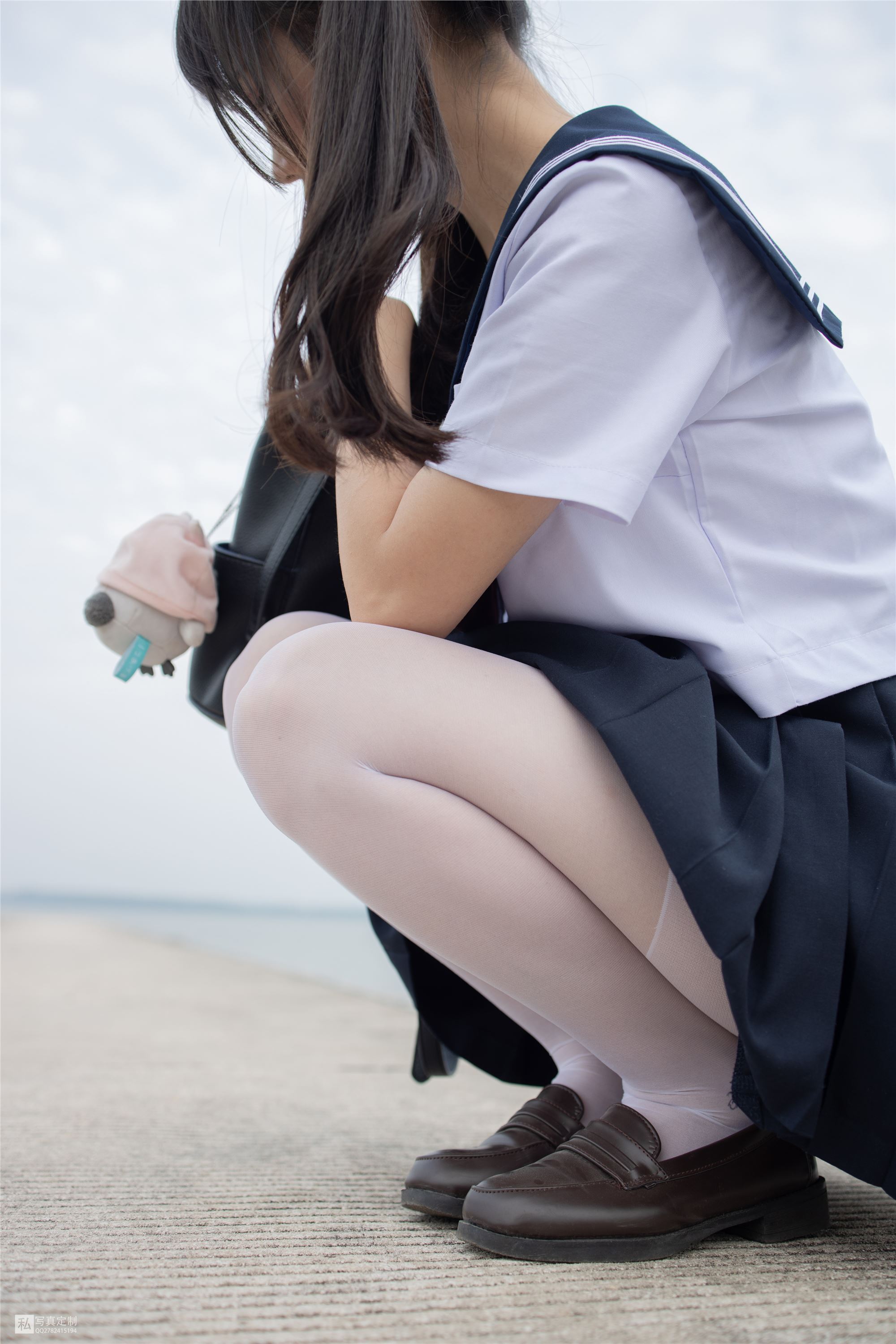 森萝财团萝莉丝足写真 JKFUN-028 默陌 15D白丝抑郁湖边与绝望天台