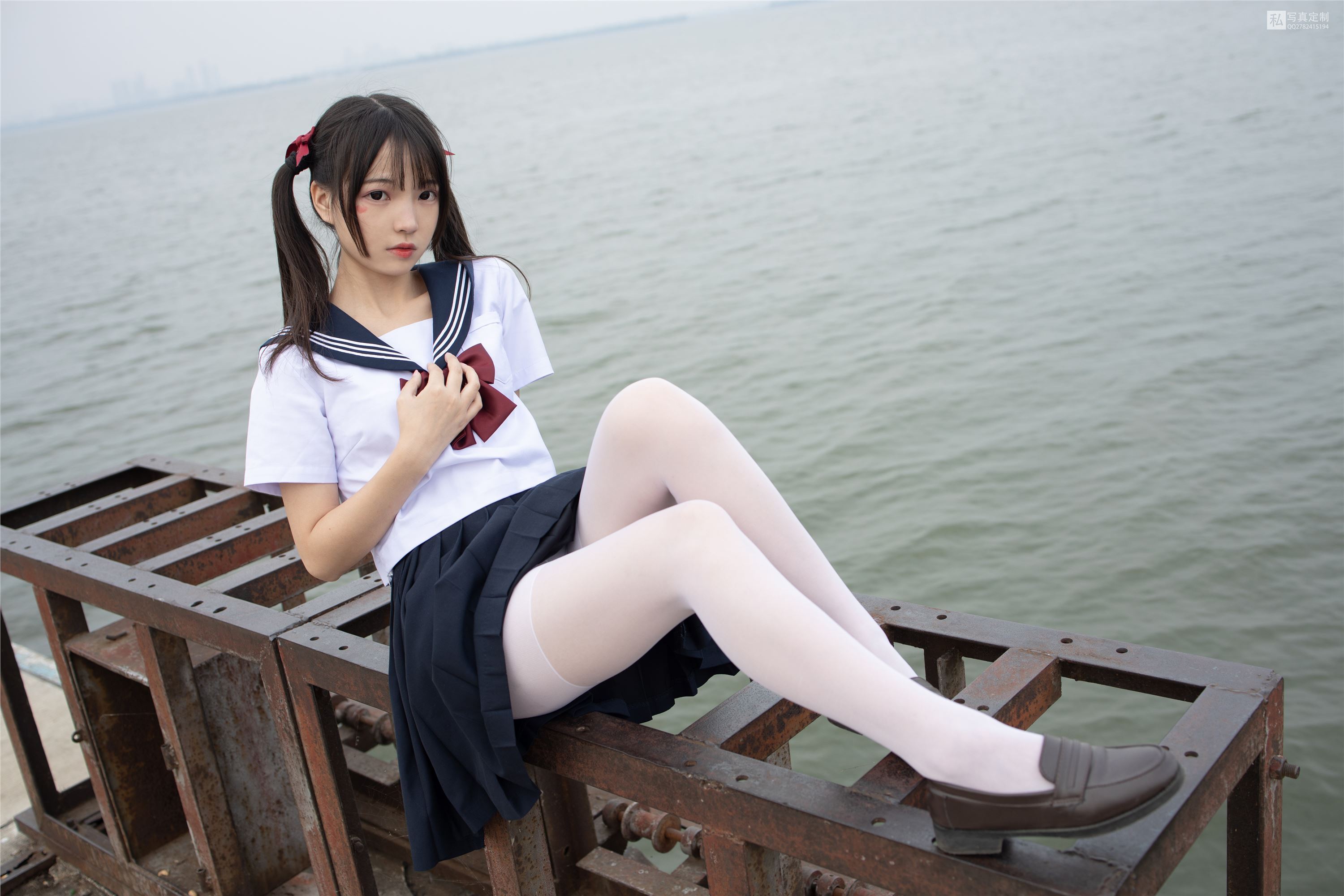 森萝财团萝莉丝足写真 JKFUN-028 默陌 15D白丝抑郁湖边与绝望天台