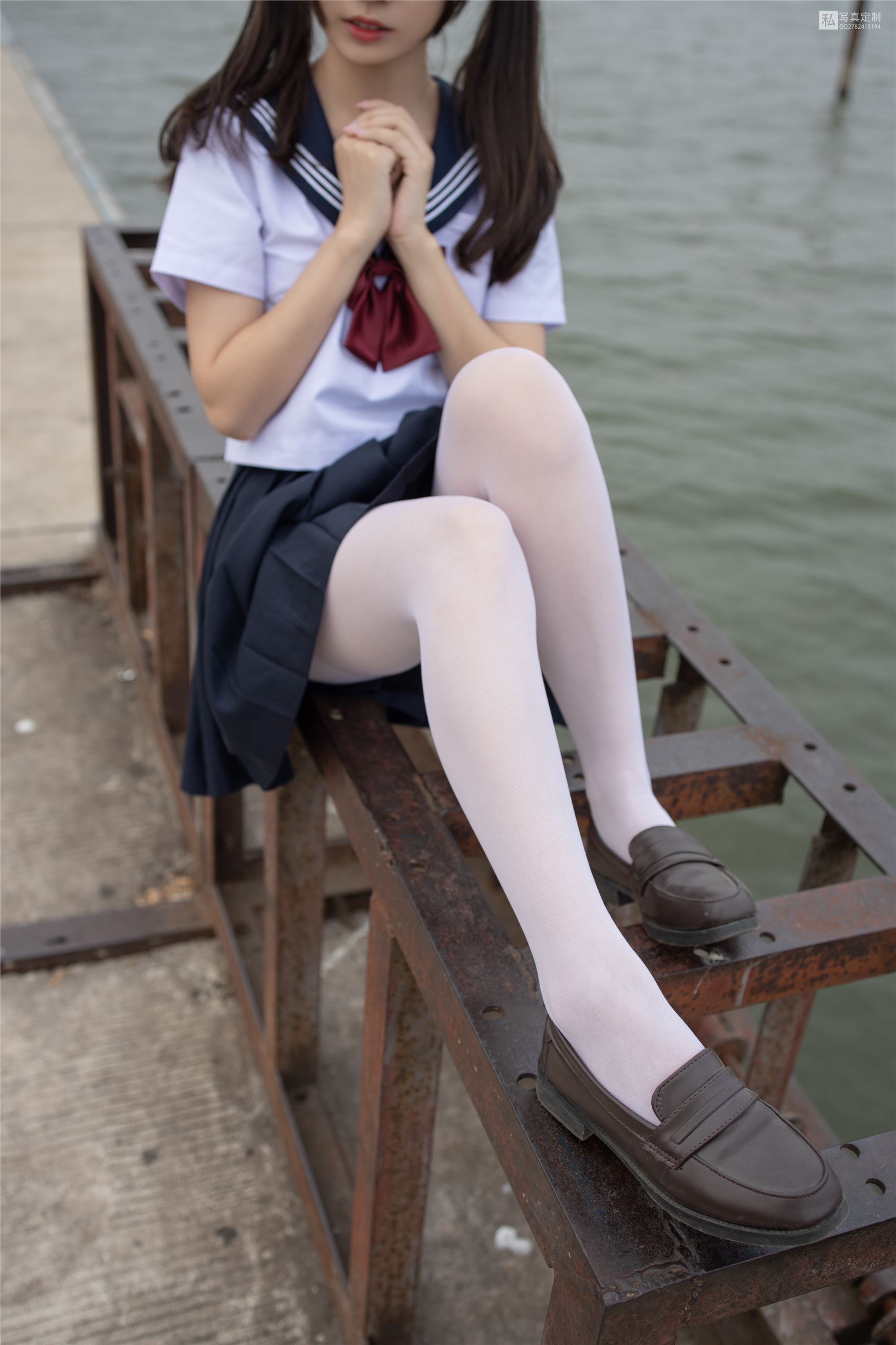 森萝财团萝莉丝足写真 JKFUN-028 默陌 15D白丝抑郁湖边与绝望天台