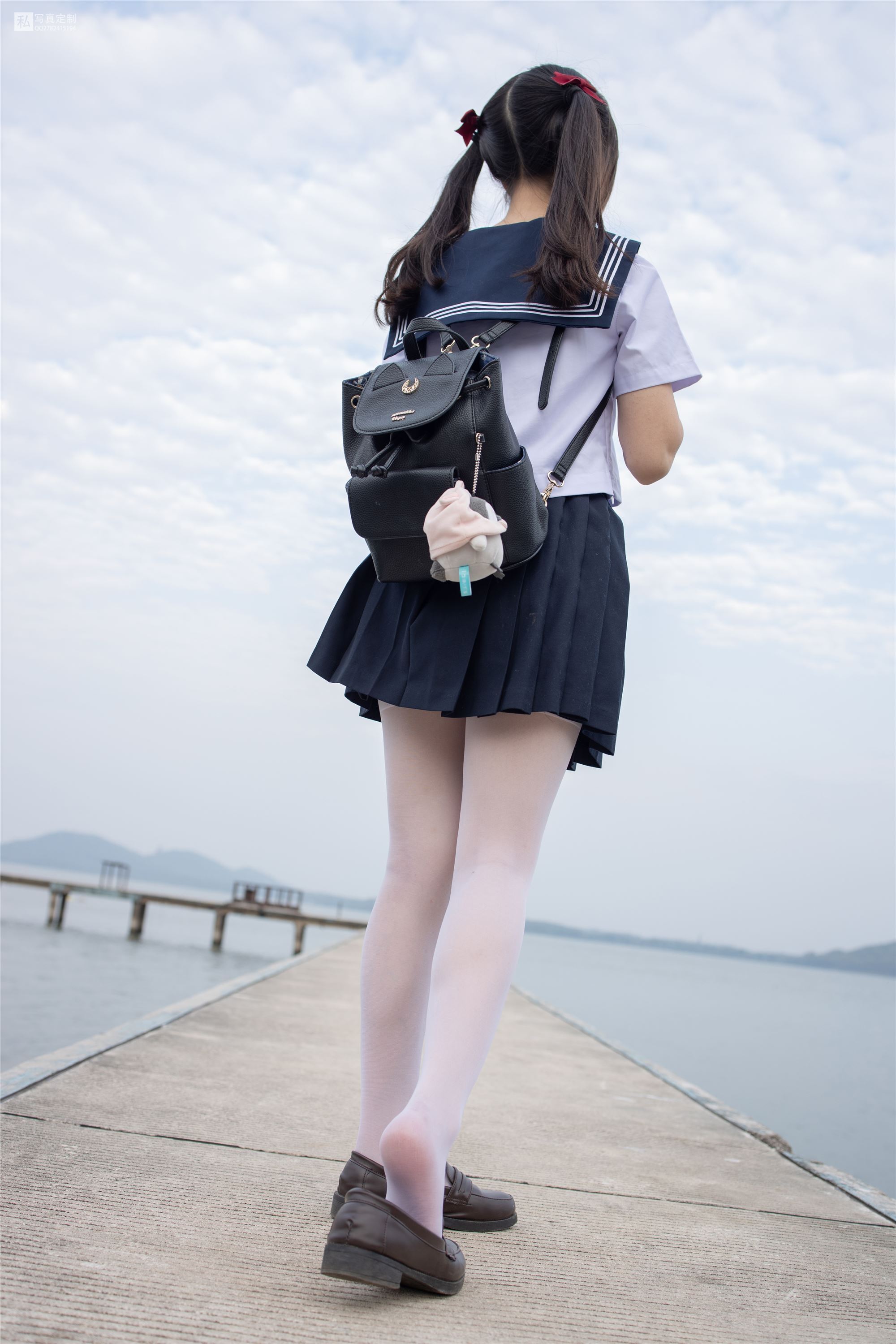 森萝财团萝莉丝足写真 JKFUN-028 默陌 15D白丝抑郁湖边与绝望天台