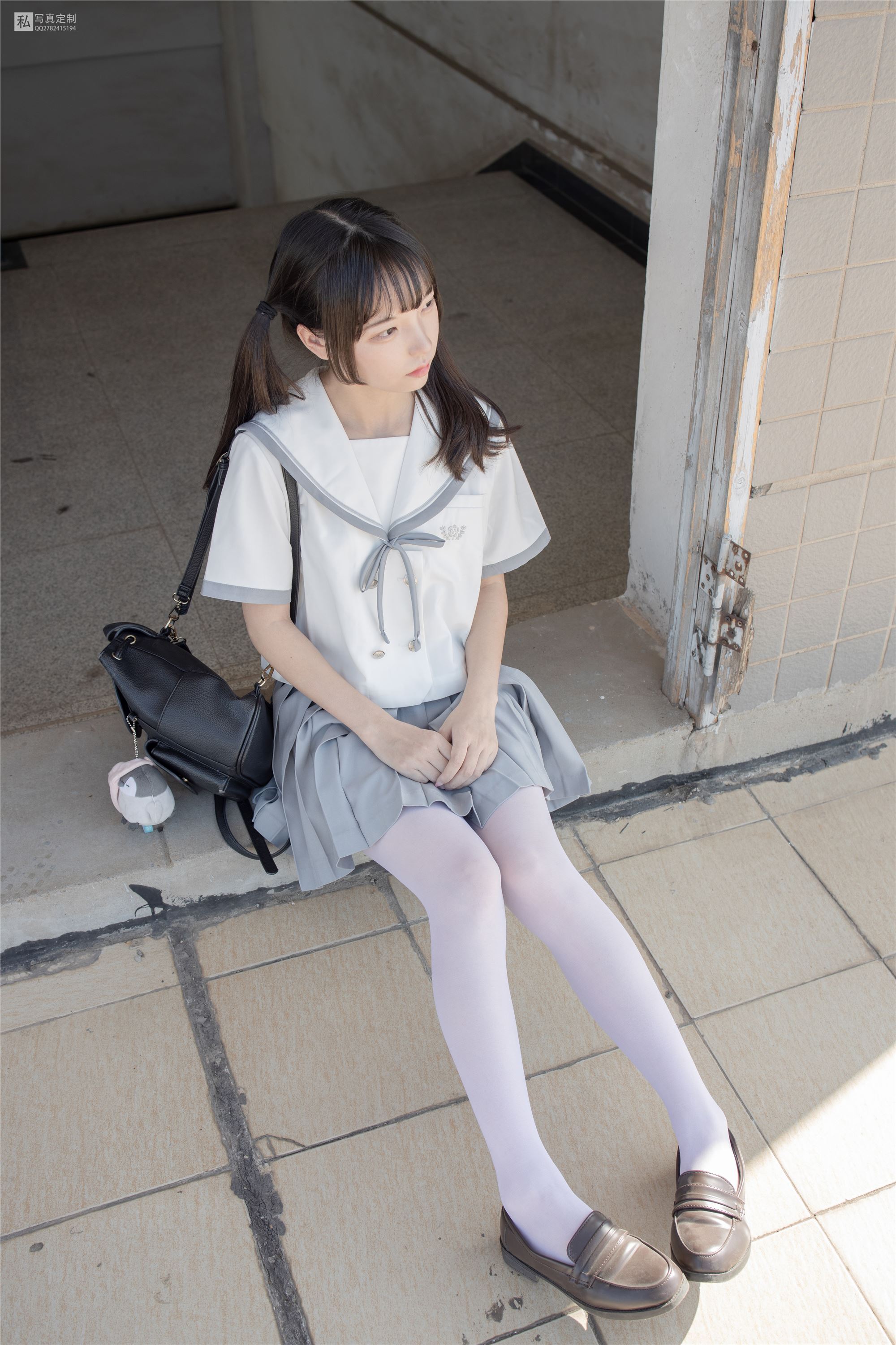 森萝财团萝莉丝足写真 JKFUN-028 默陌 15D白丝抑郁湖边与绝望天台