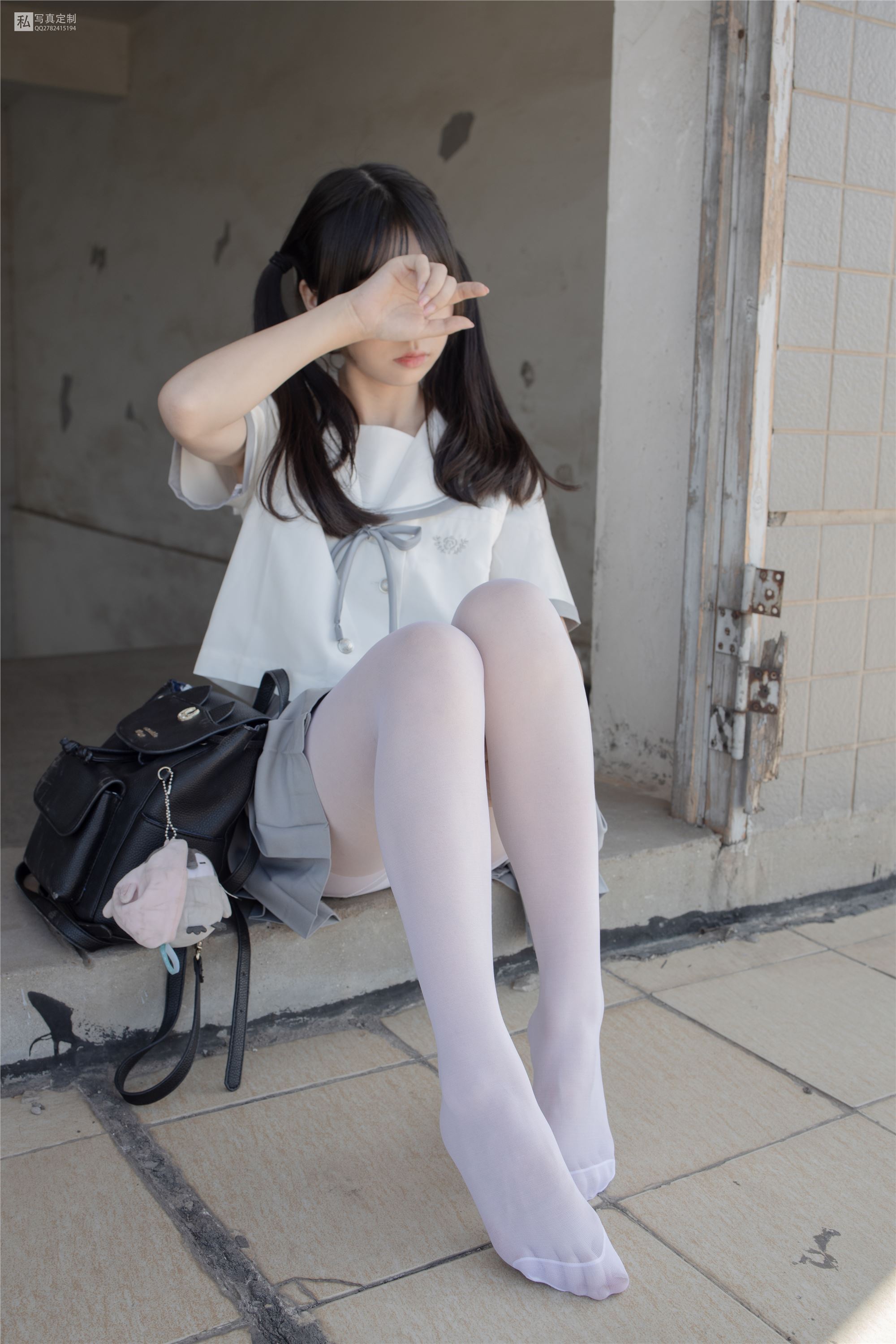 森萝财团萝莉丝足写真 JKFUN-028 默陌 15D白丝抑郁湖边与绝望天台