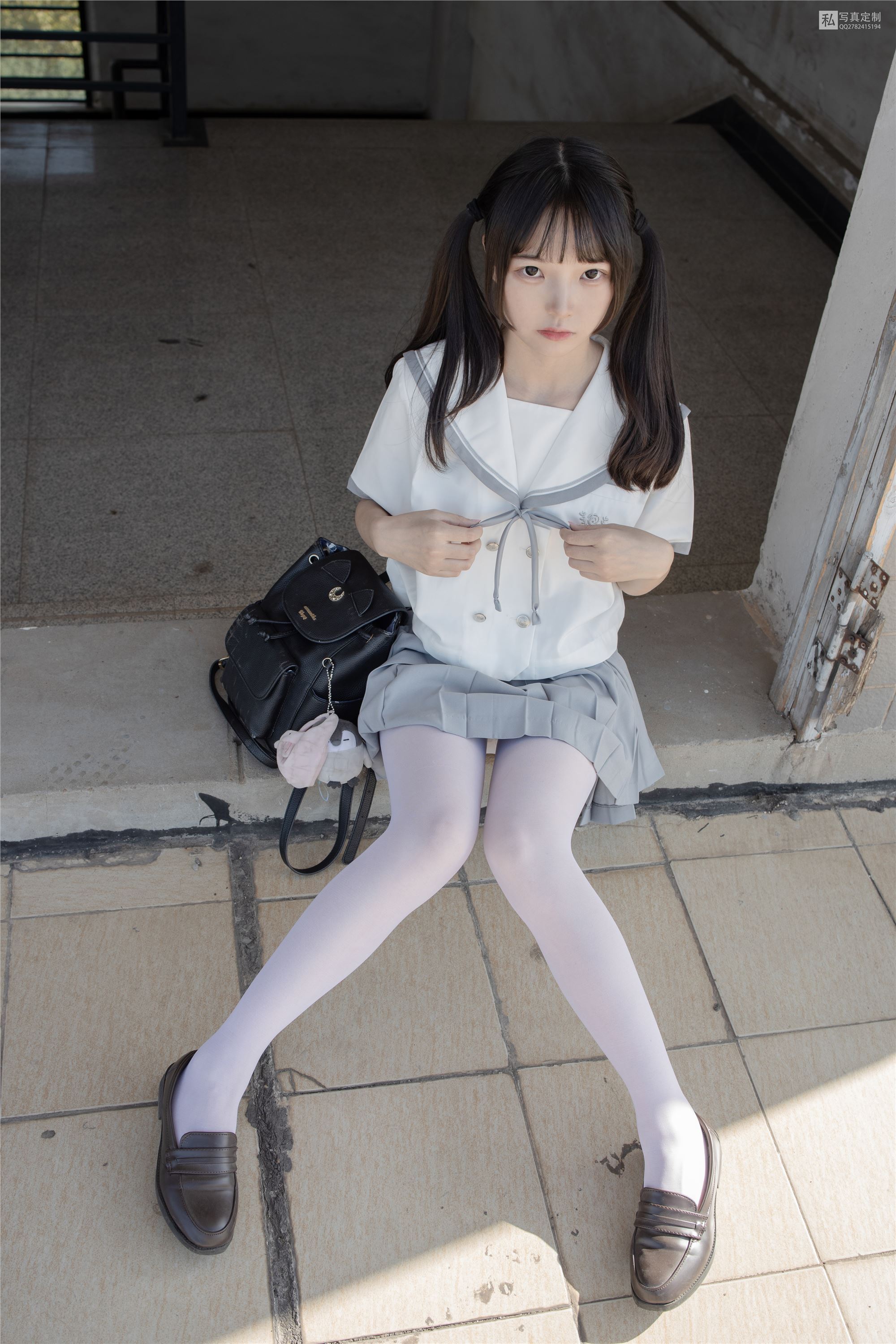 森萝财团萝莉丝足写真 JKFUN-028 默陌 15D白丝抑郁湖边与绝望天台