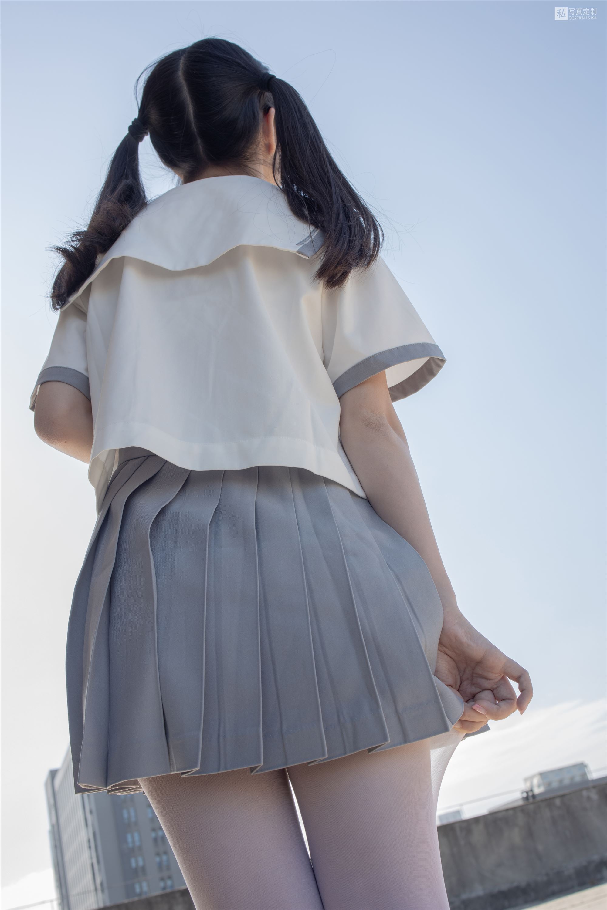 森萝财团萝莉丝足写真 JKFUN-028 默陌 15D白丝抑郁湖边与绝望天台