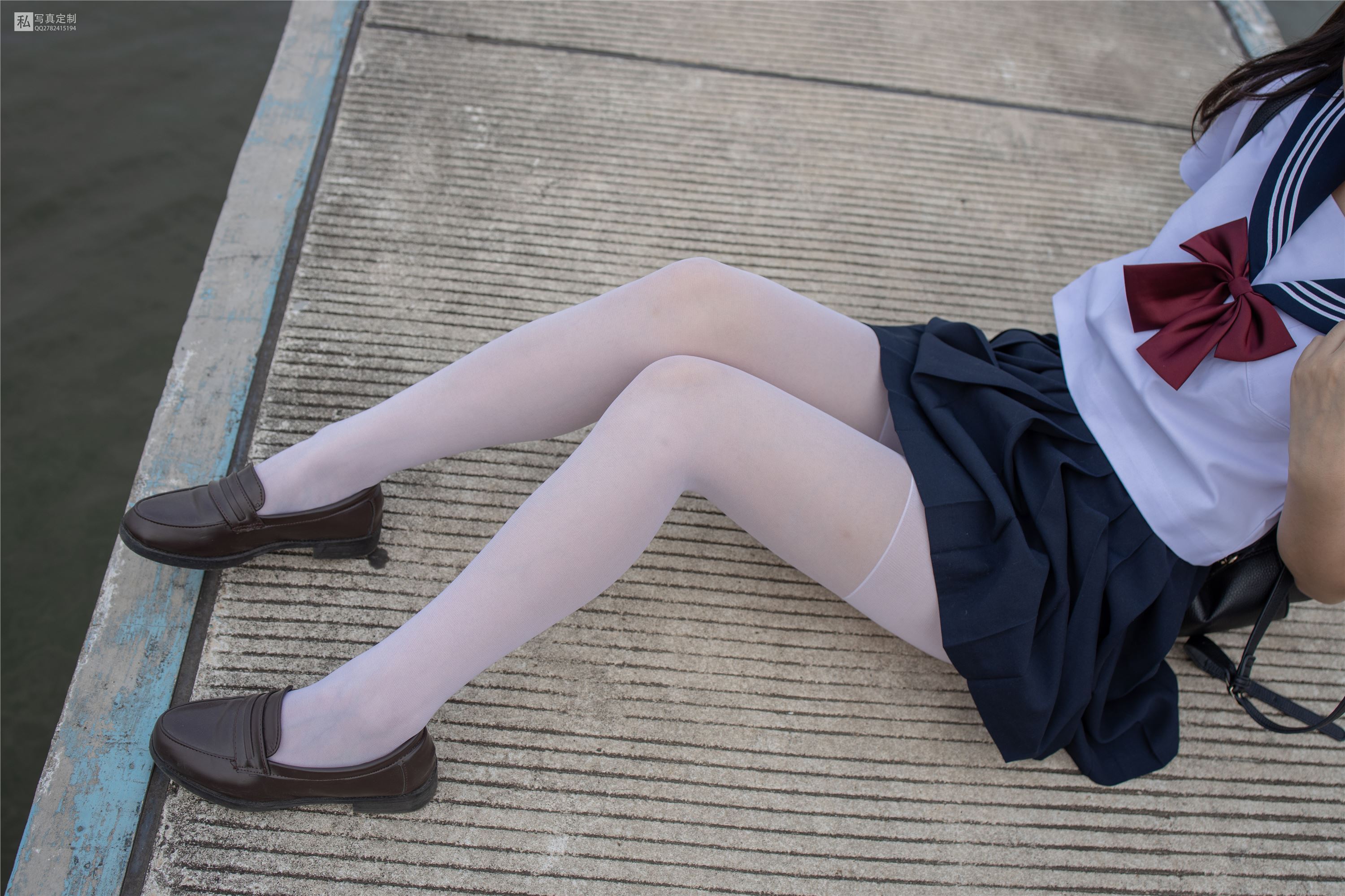 森萝财团萝莉丝足写真 JKFUN-028 默陌 15D白丝抑郁湖边与绝望天台