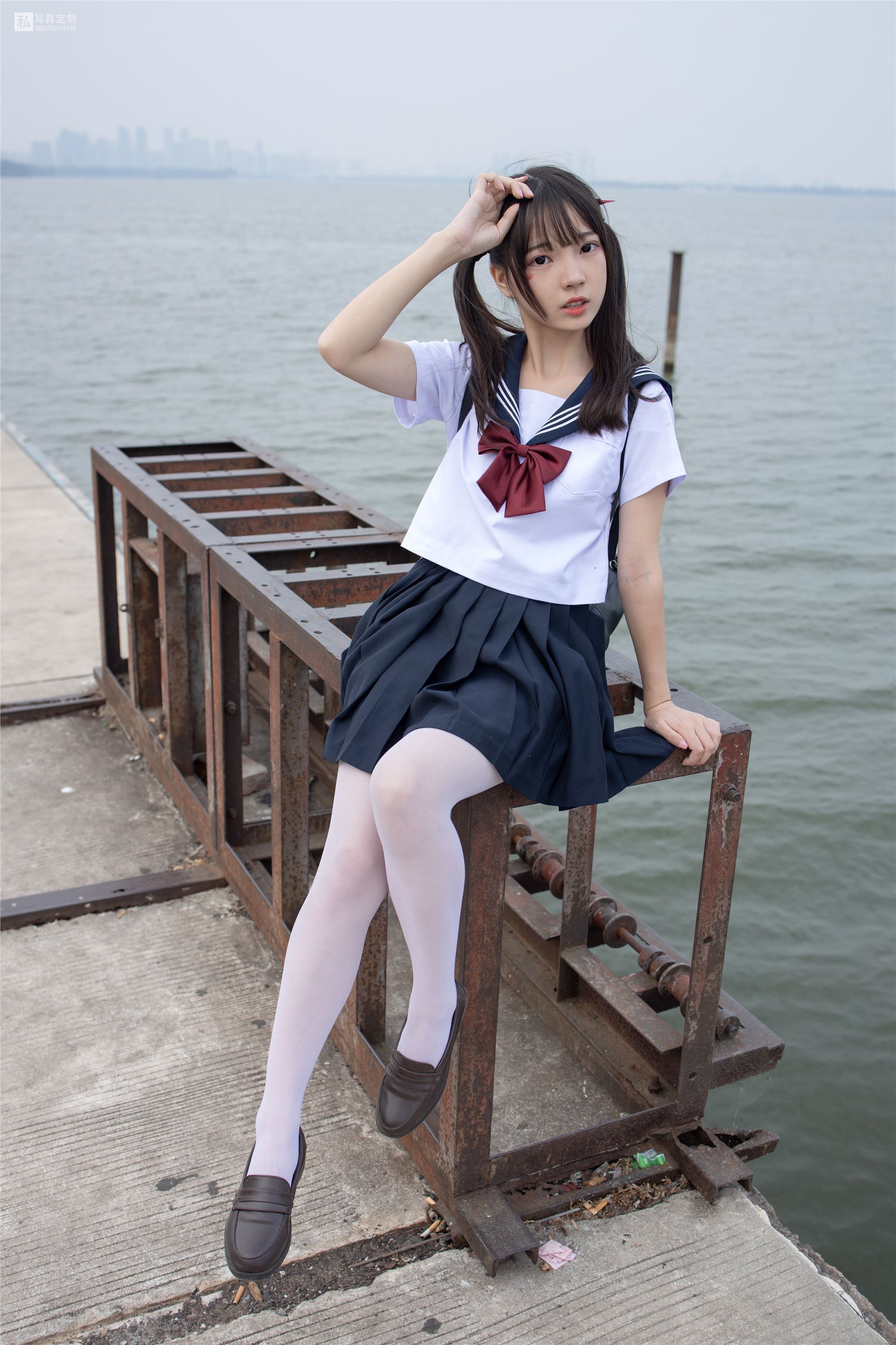 森萝财团萝莉丝足写真 JKFUN-028 默陌 15D白丝抑郁湖边与绝望天台